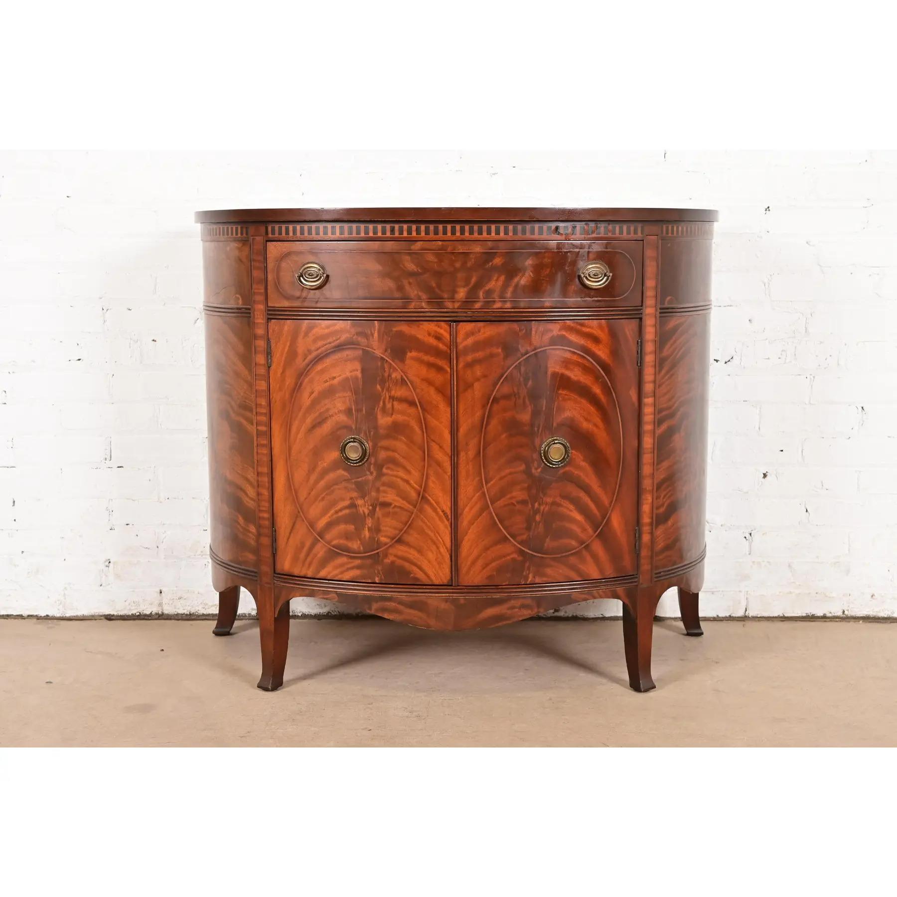Mesa consola Romweber Federal de caoba flameada, circa años 20 Estadounidense en venta