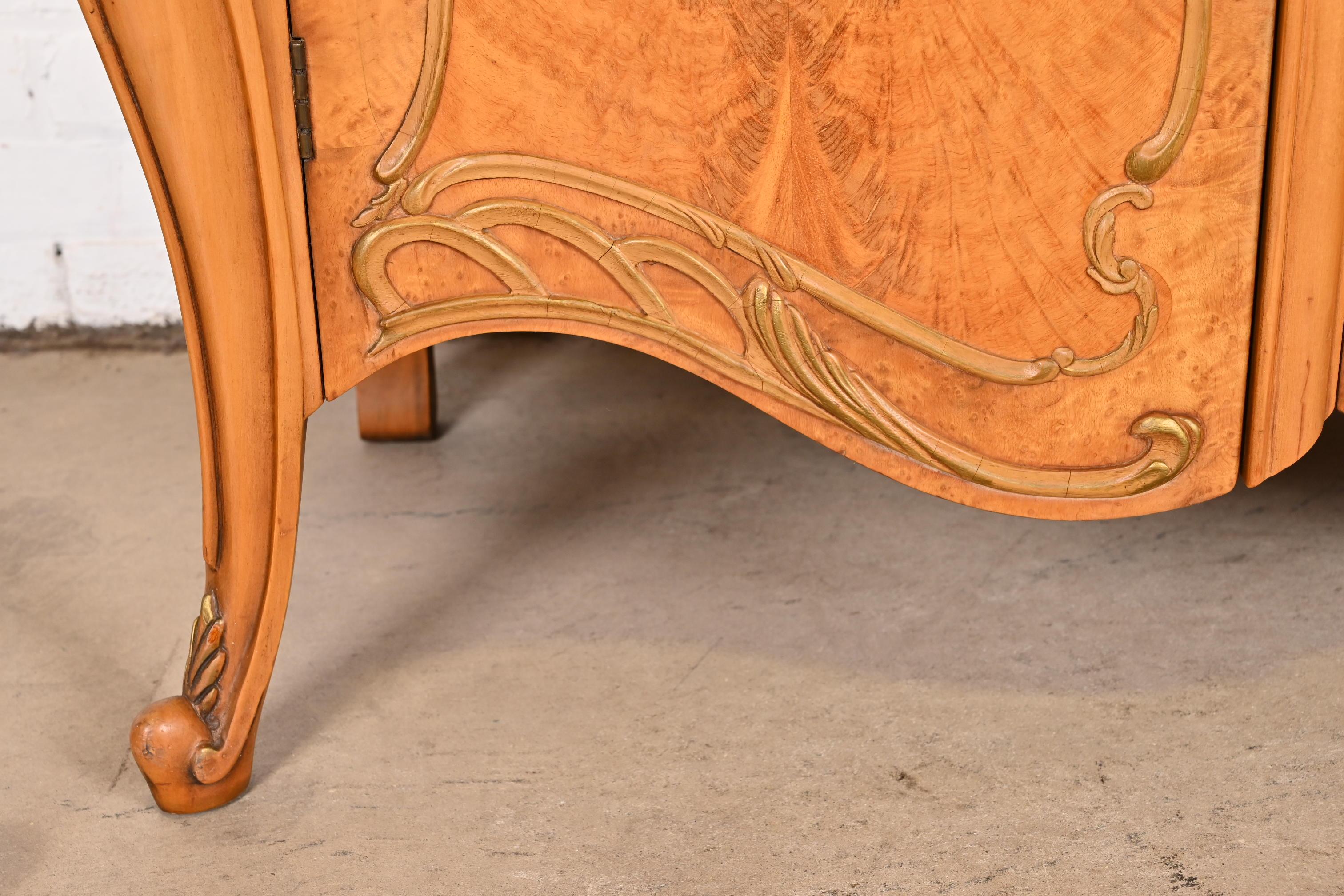 Bibliothèque ou meuble de salle à manger français Romweber en bois de ronce de style Louis XV en vente 3
