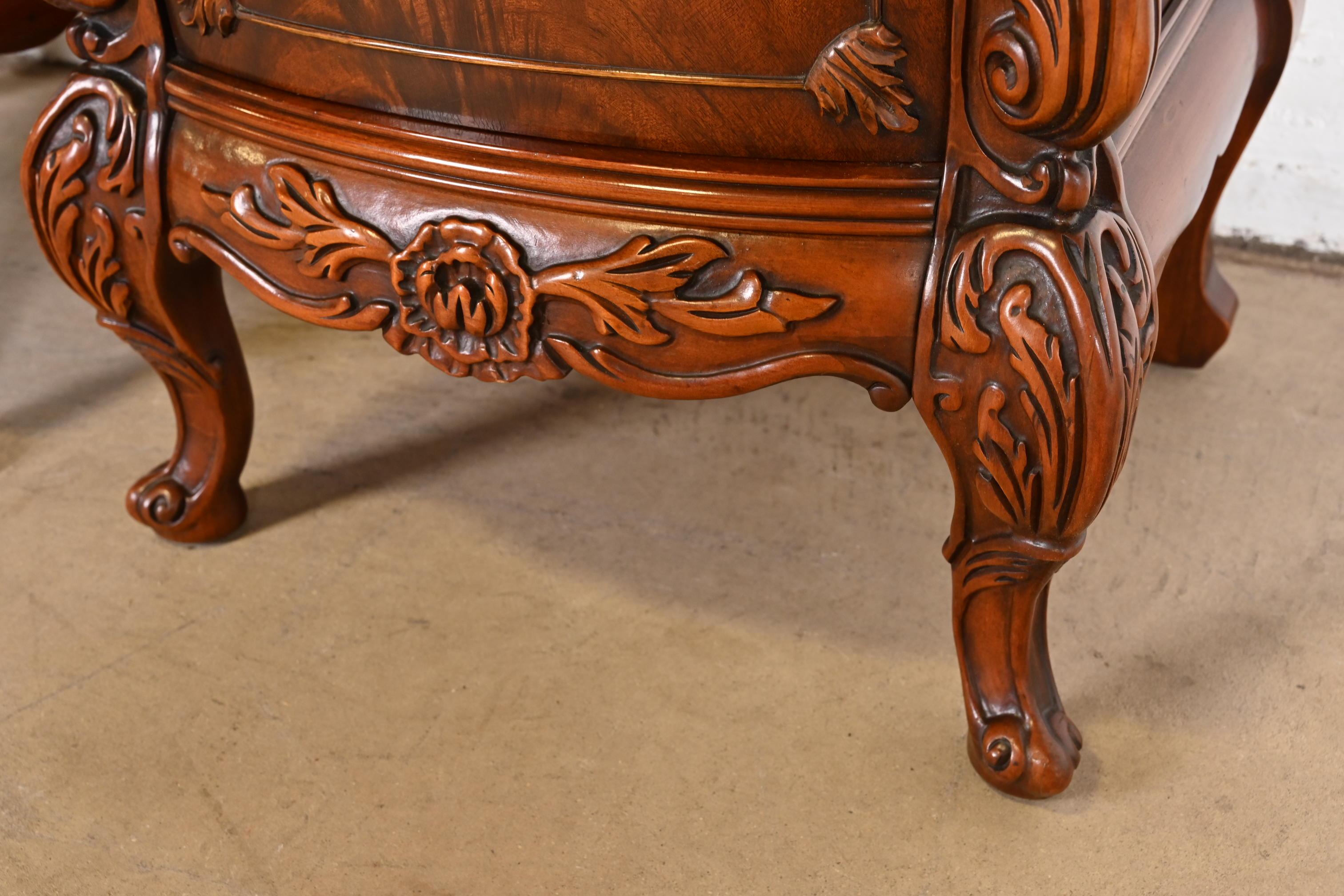 Romweber French Louis XV Flame Mahogany Nightstands, Circa 1920s For Sale 6