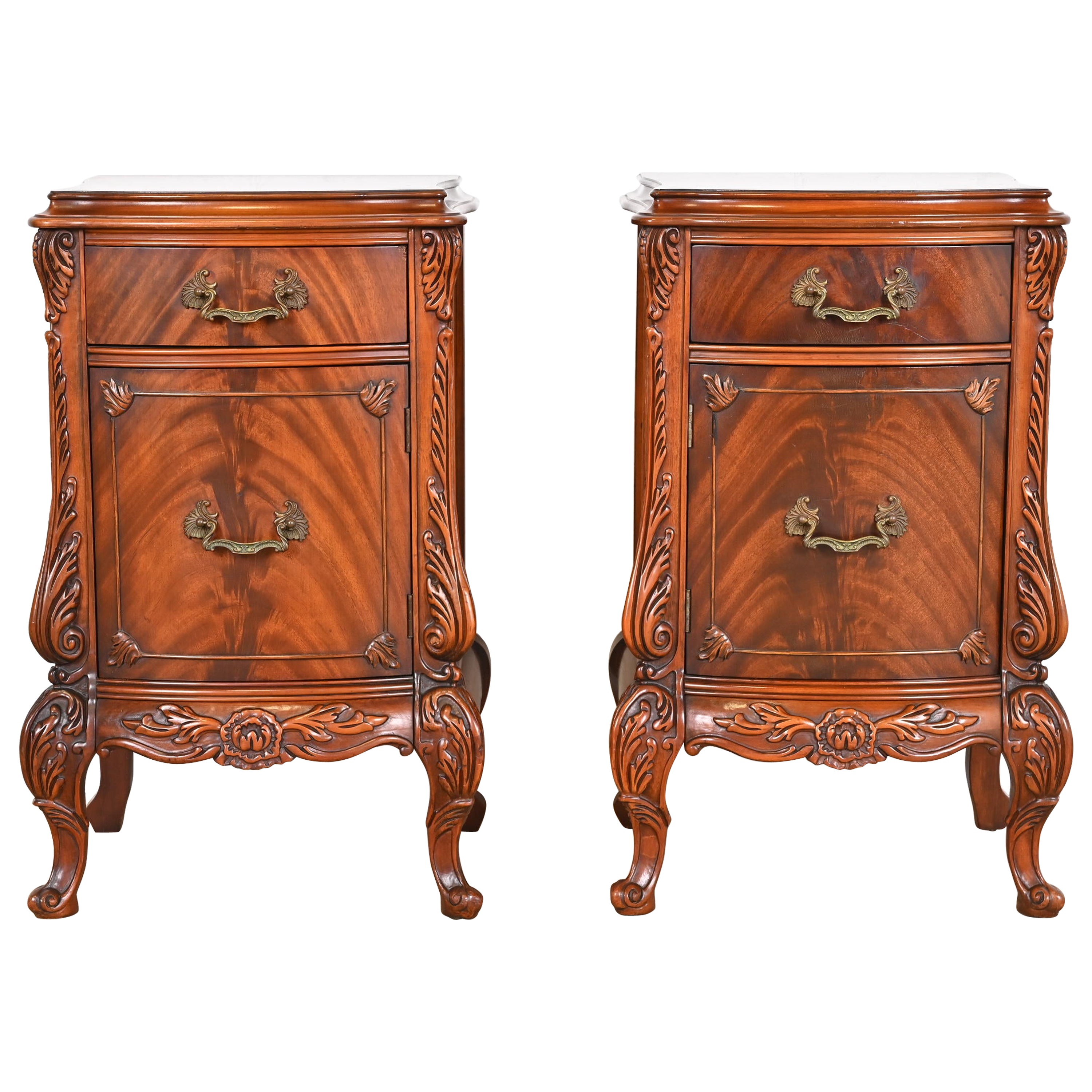 Tables de nuit françaises Louis XV en acajou flammé, vers 1920