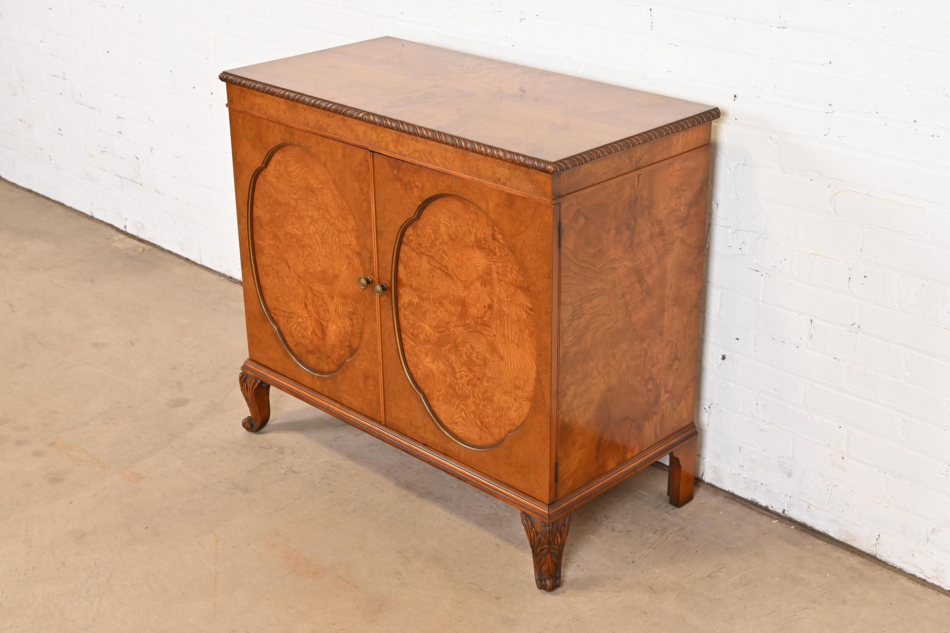 Romweber French Provincial Louis XV Burl Wood Bar Cabinet, Circa 1920s In Good Condition For Sale In South Bend, IN