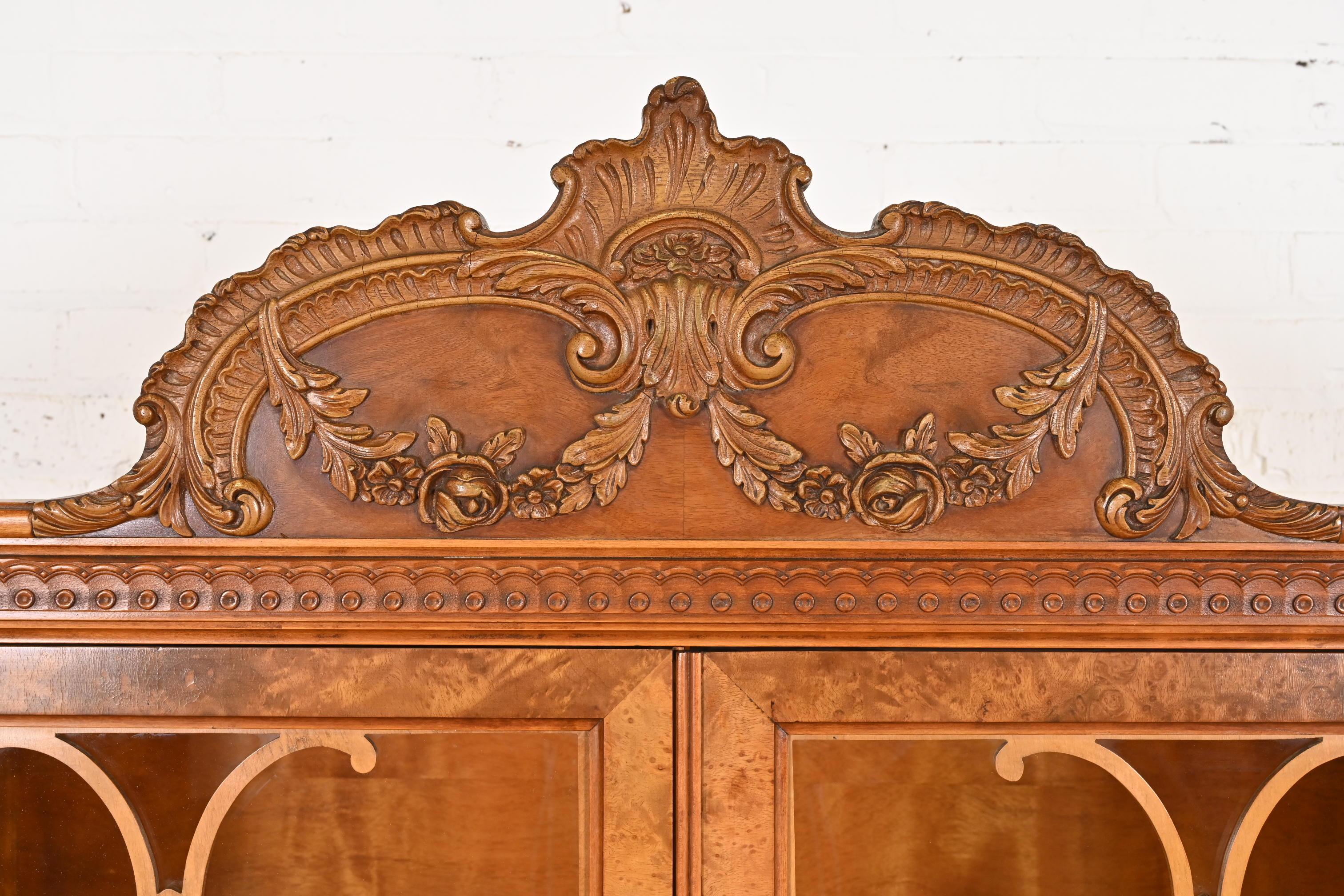 Romweber French Provincial Louis XV Burl Wood Breakfront Bookcase Cabinet, 1920s For Sale 2