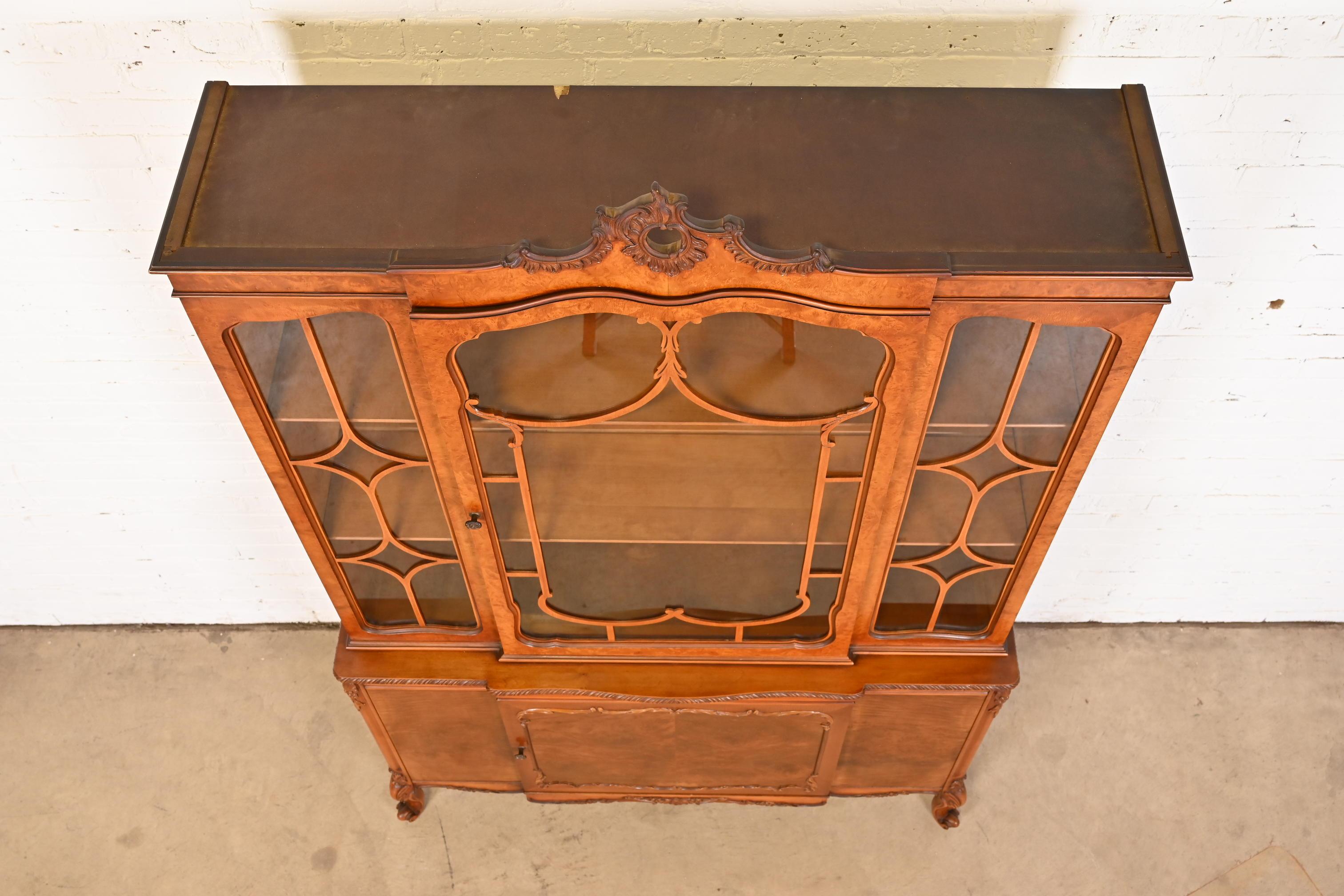 Romweber French Provincial Louis XV Burl Wood Breakfront Bookcase Cabinet, 1920s For Sale 3