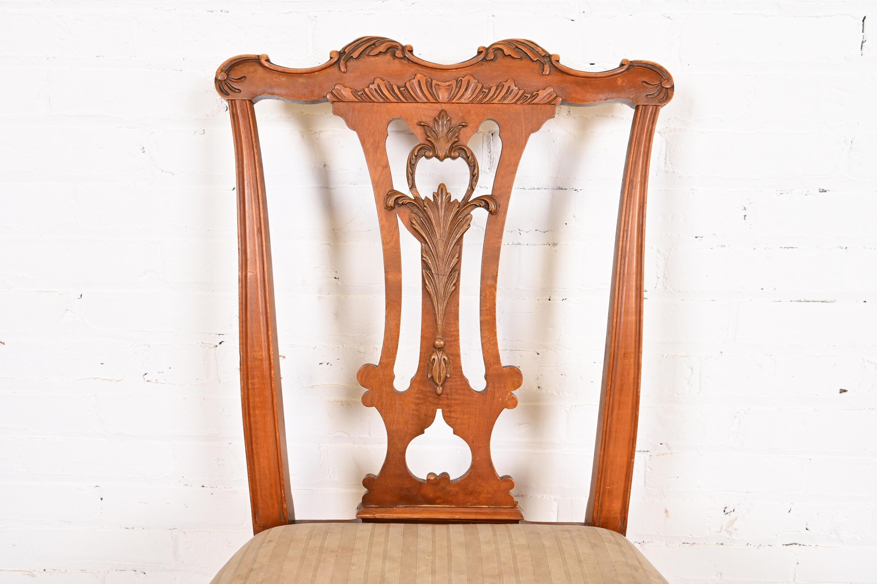 Romweber, ensemble de six chaises de salle à manger provinciales françaises Louis XV en bois de ronce en vente 1