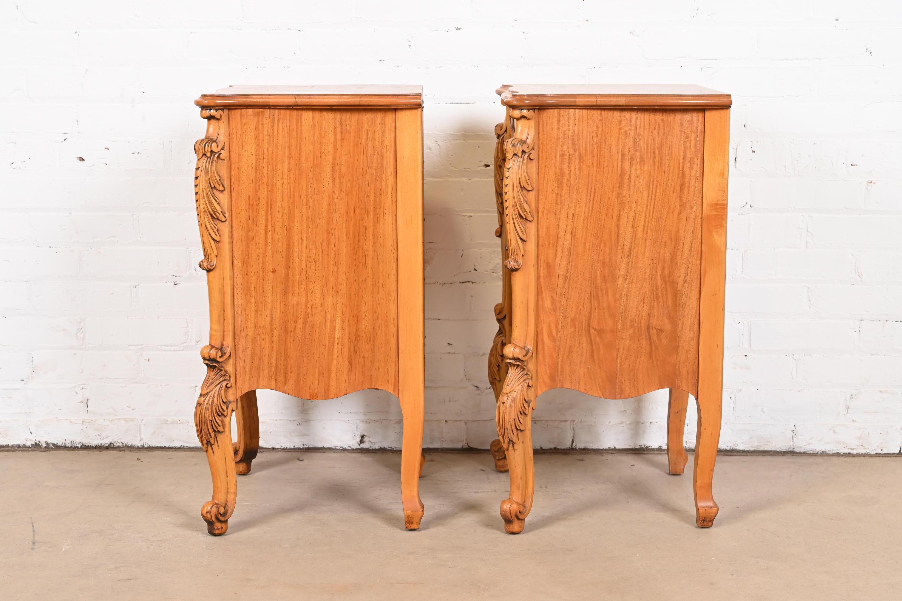 Romweber French Provincial Louis XV Burl Wood Nightstands, Circa 1920s For Sale 4