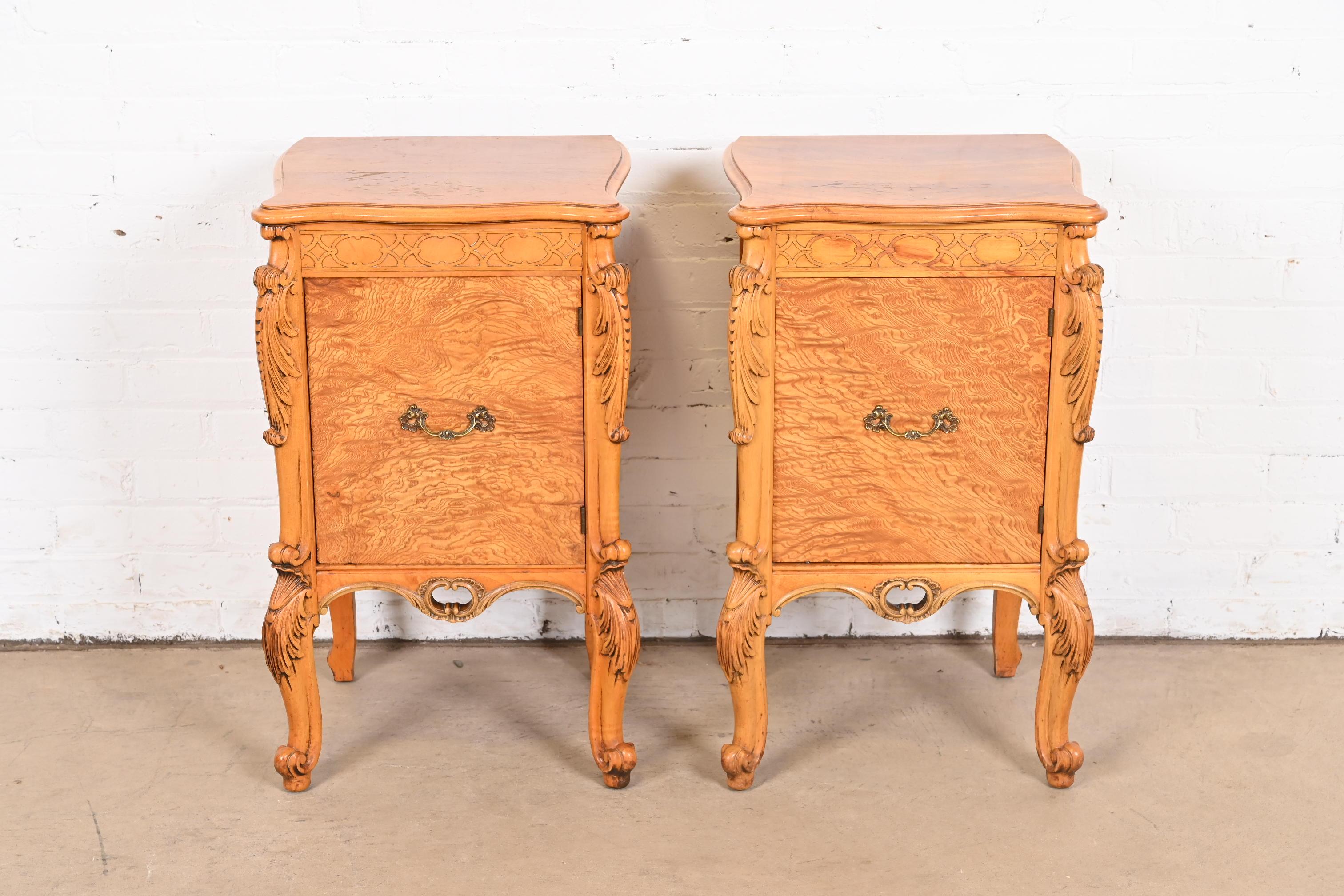 American Romweber French Provincial Louis XV Burl Wood Nightstands, Circa 1920s For Sale