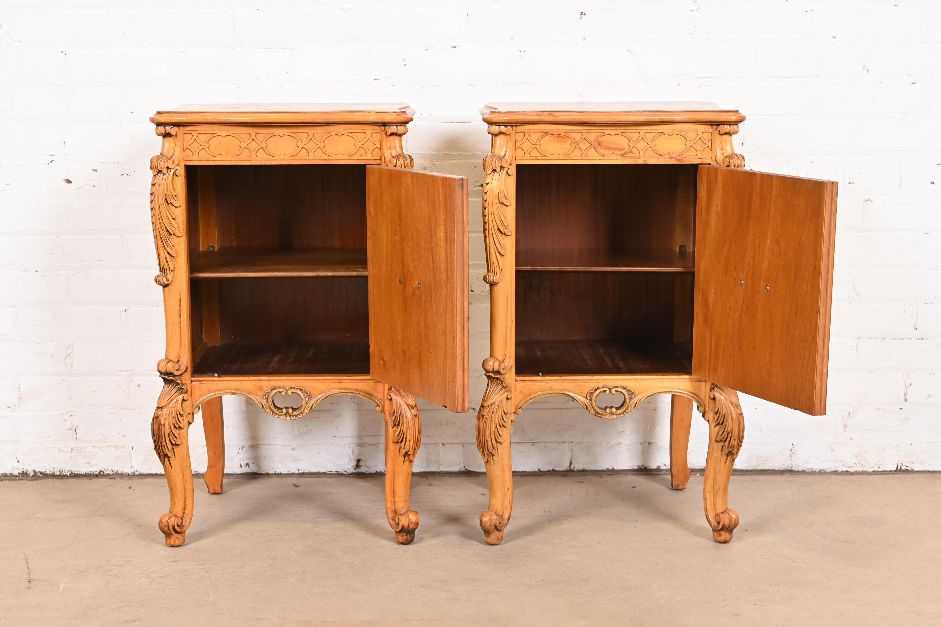 Romweber French Provincial Louis XV Burl Wood Nightstands, Circa 1920s For Sale 1