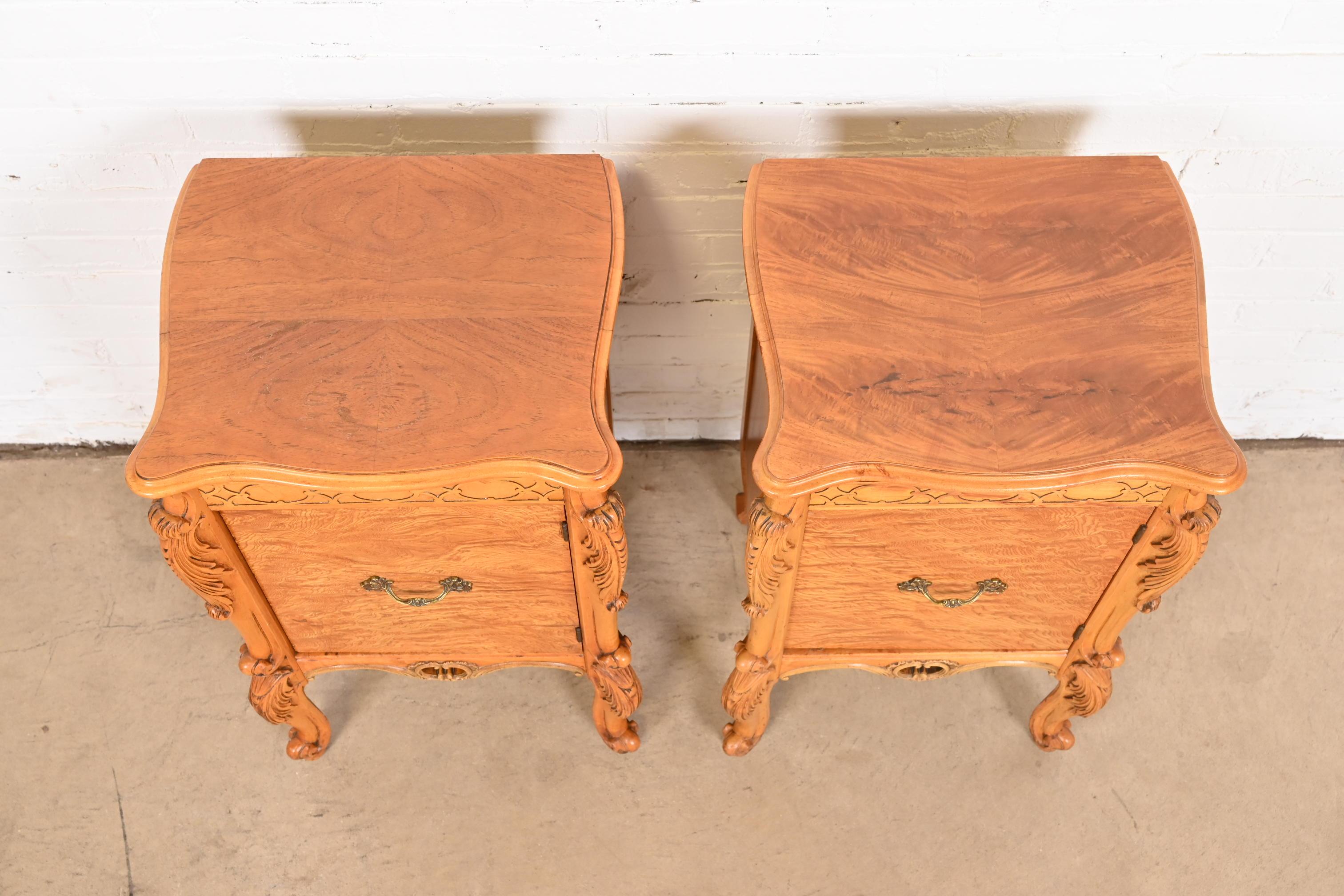 Romweber French Provincial Louis XV Burl Wood Nightstands, Circa 1920s For Sale 3