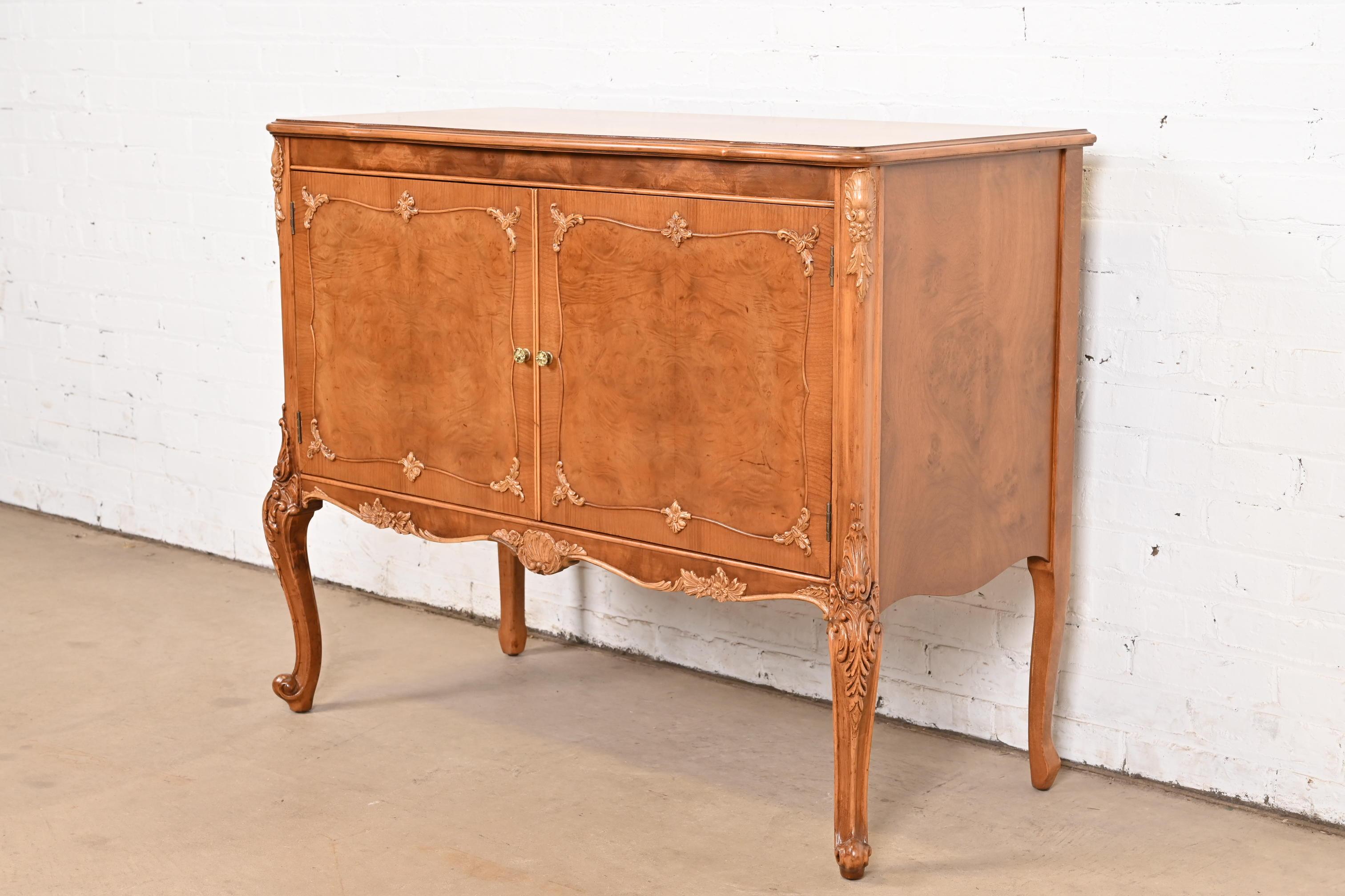 Romweber French Provincial Louis XV Burl Wood Server or Bar Cabinet, Refinished In Good Condition For Sale In South Bend, IN