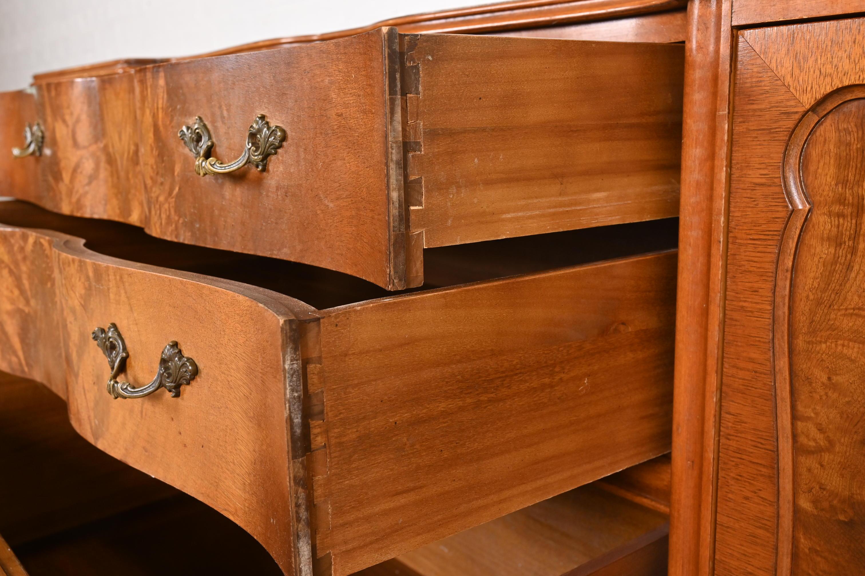 Credenza o mobile bar Romweber in legno di radica Luigi XV, anni 20 in vendita 5