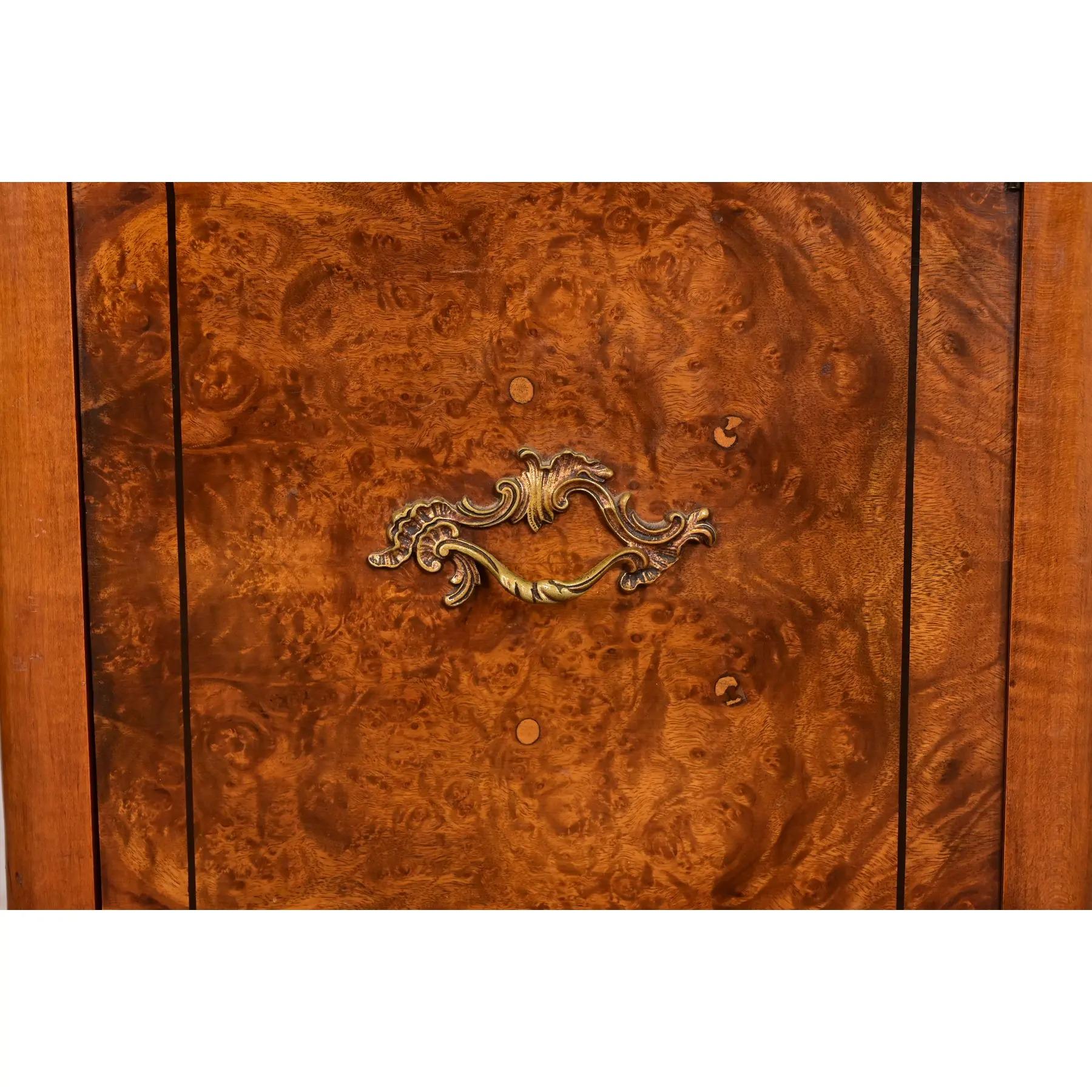 Vanità in legno di radica Luigi XV di Romweber, CIRCA 1920 in vendita 1