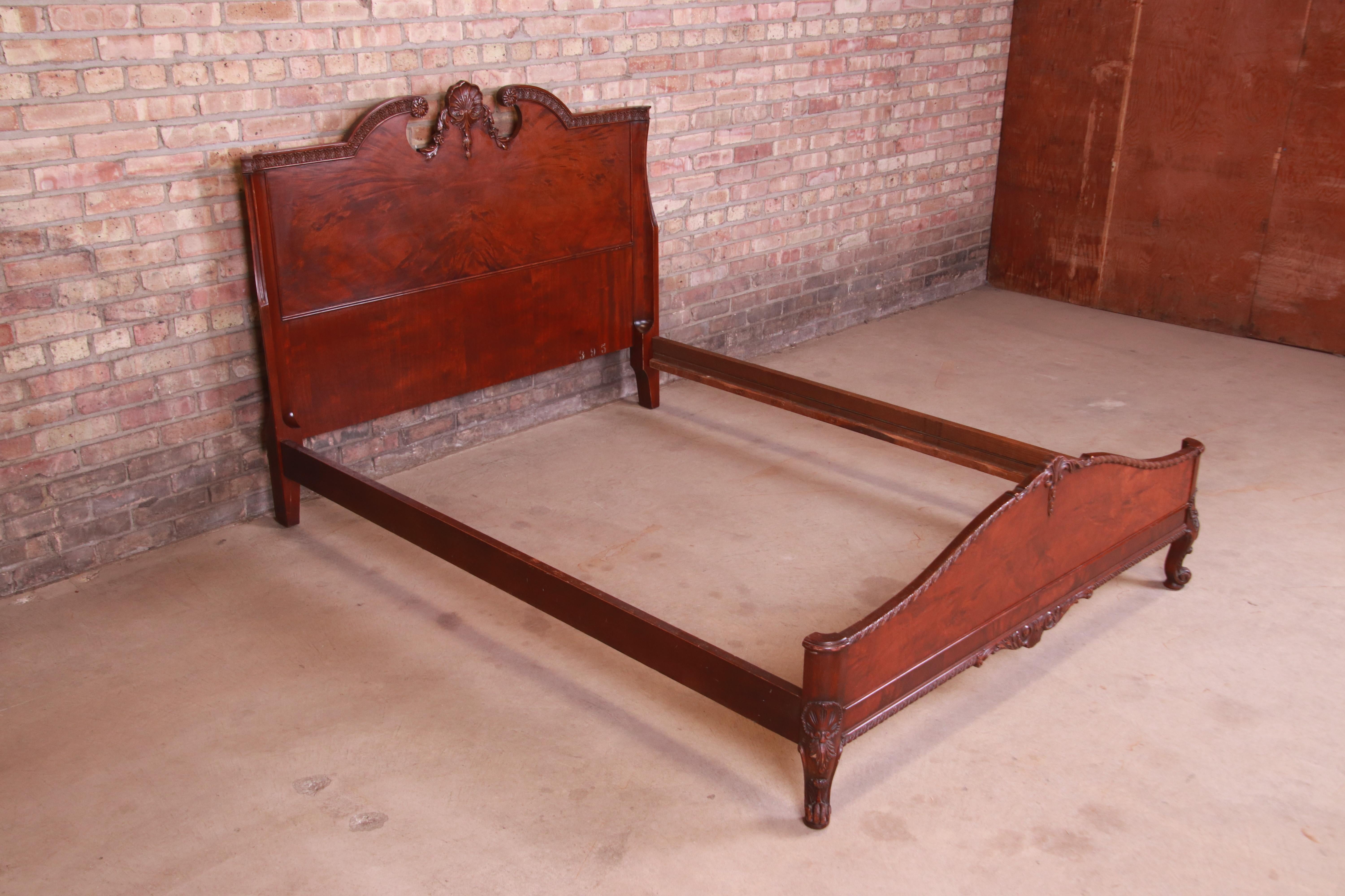 Romweber French Provincial Louis XV Burled Mahogany Full Size Bed, Circa 1920s In Good Condition In South Bend, IN