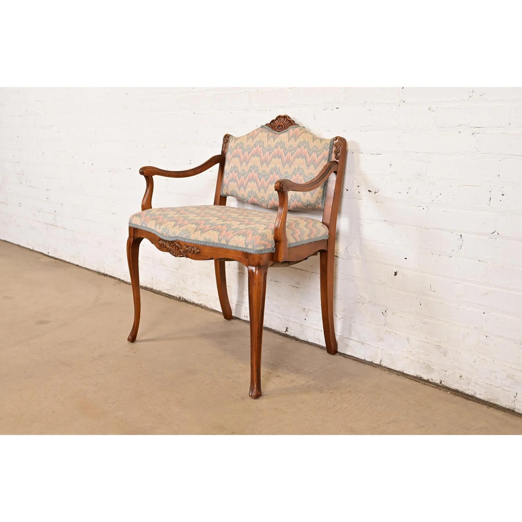 Americano Sedia da toilette in legno d'acacia intagliato Luigi XV di Romweber, CIRCA 1920 in vendita