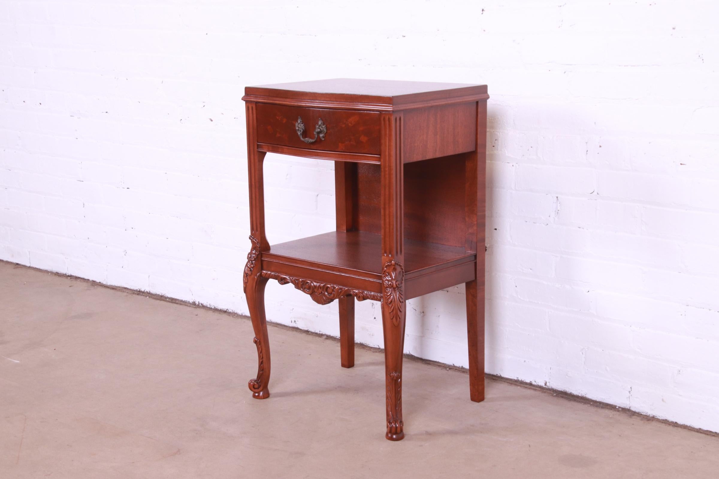 Romweber French Provincial Louis XV Carved Mahogany Nightstand, Newly Refinished In Good Condition In South Bend, IN