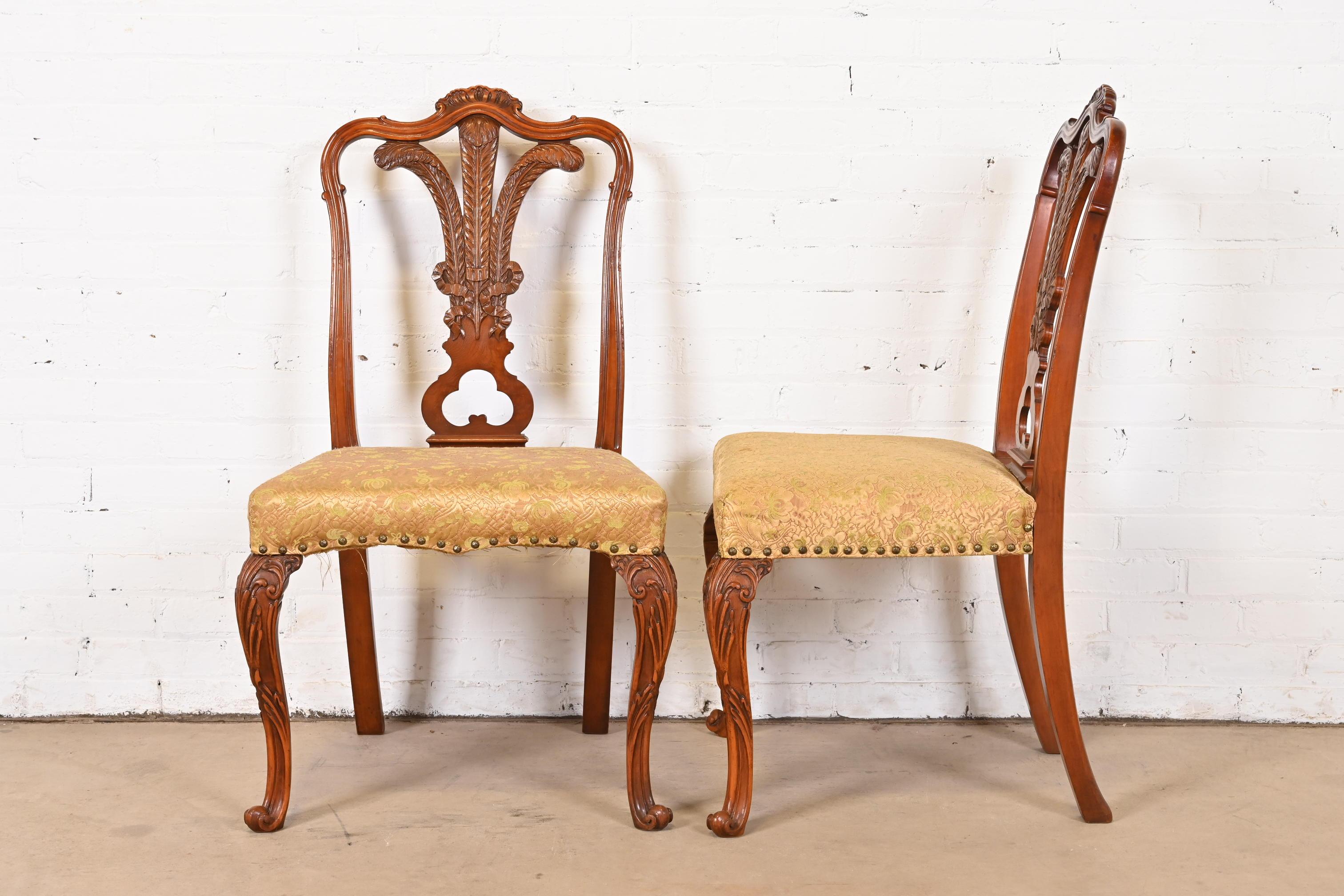 Romweber French Provincial Louis XV Carved Walnut Dining Chairs, Set of Six For Sale 4