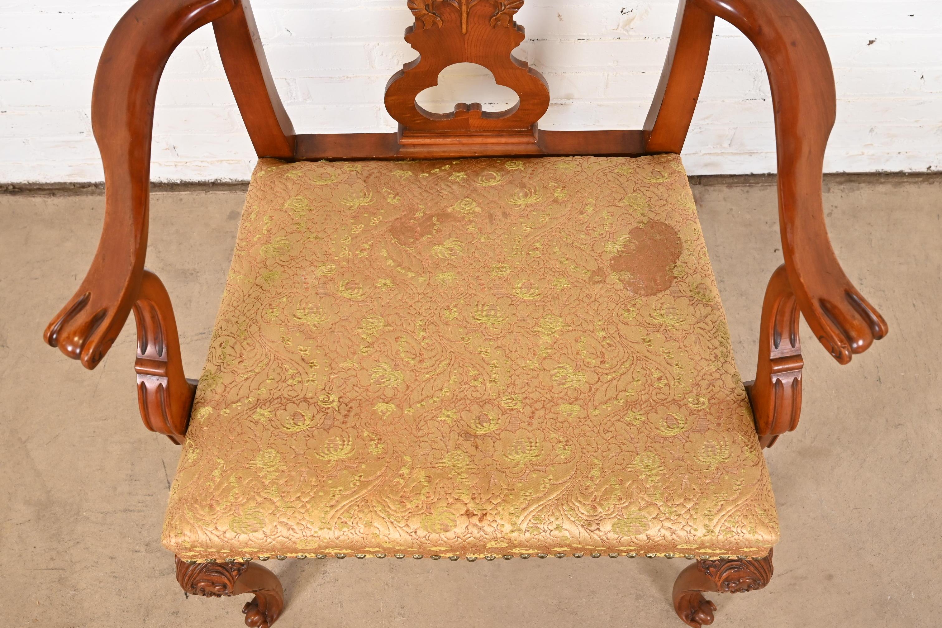 Romweber Französische Provence Louis XV geschnitzte Esszimmerstühle aus Nussbaumholz, Sechser-Set, Romweber im Angebot 10
