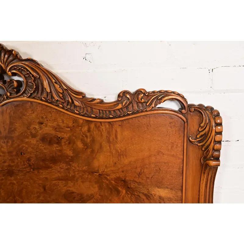 Romweber French Provincial Louis XV Ornate geschnitzt Burl Holz Twin Betten, Paar im Angebot 4