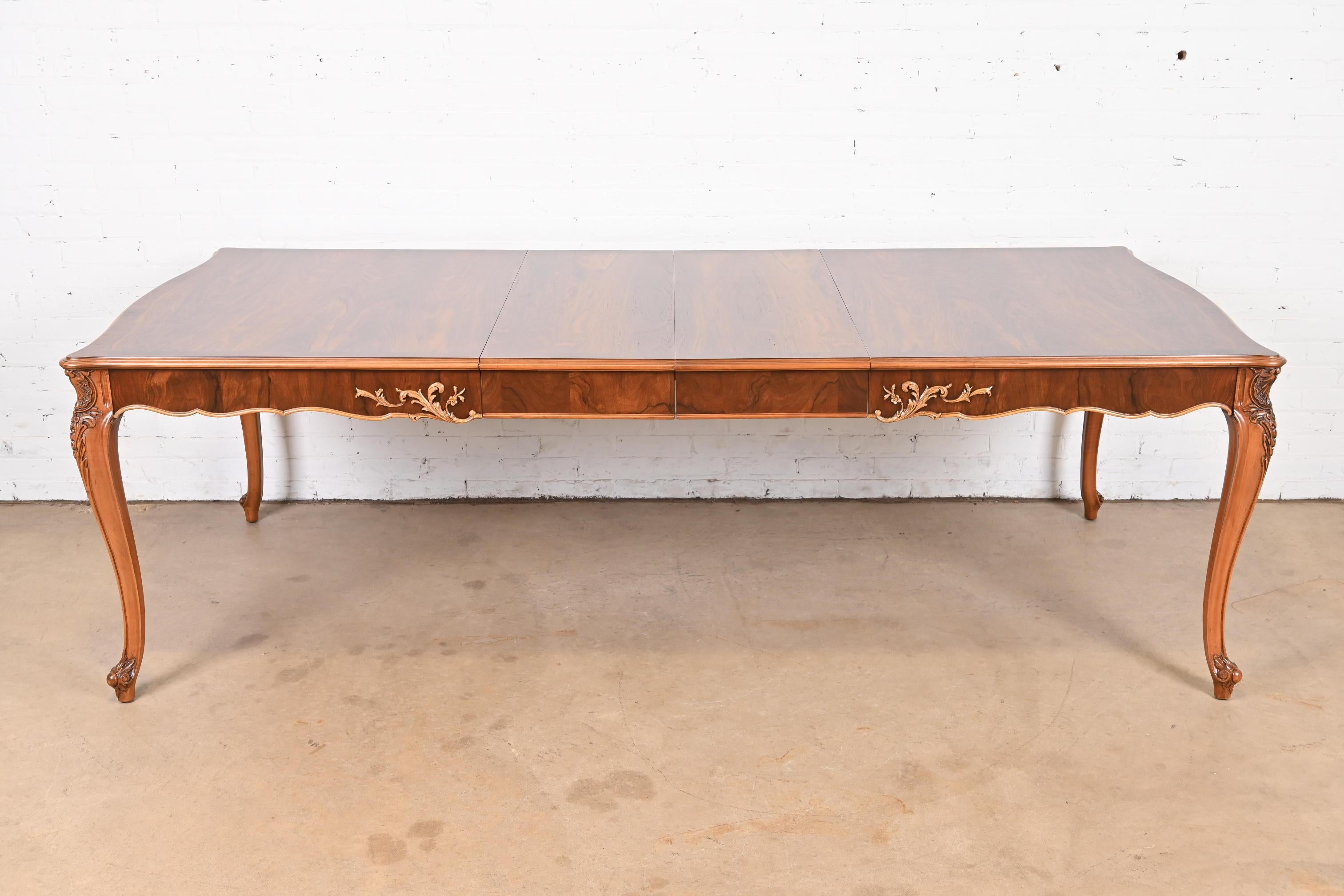 Romweber French Provincial Louis XV Rosewood Dining Table, Newly Refinished In Good Condition In South Bend, IN
