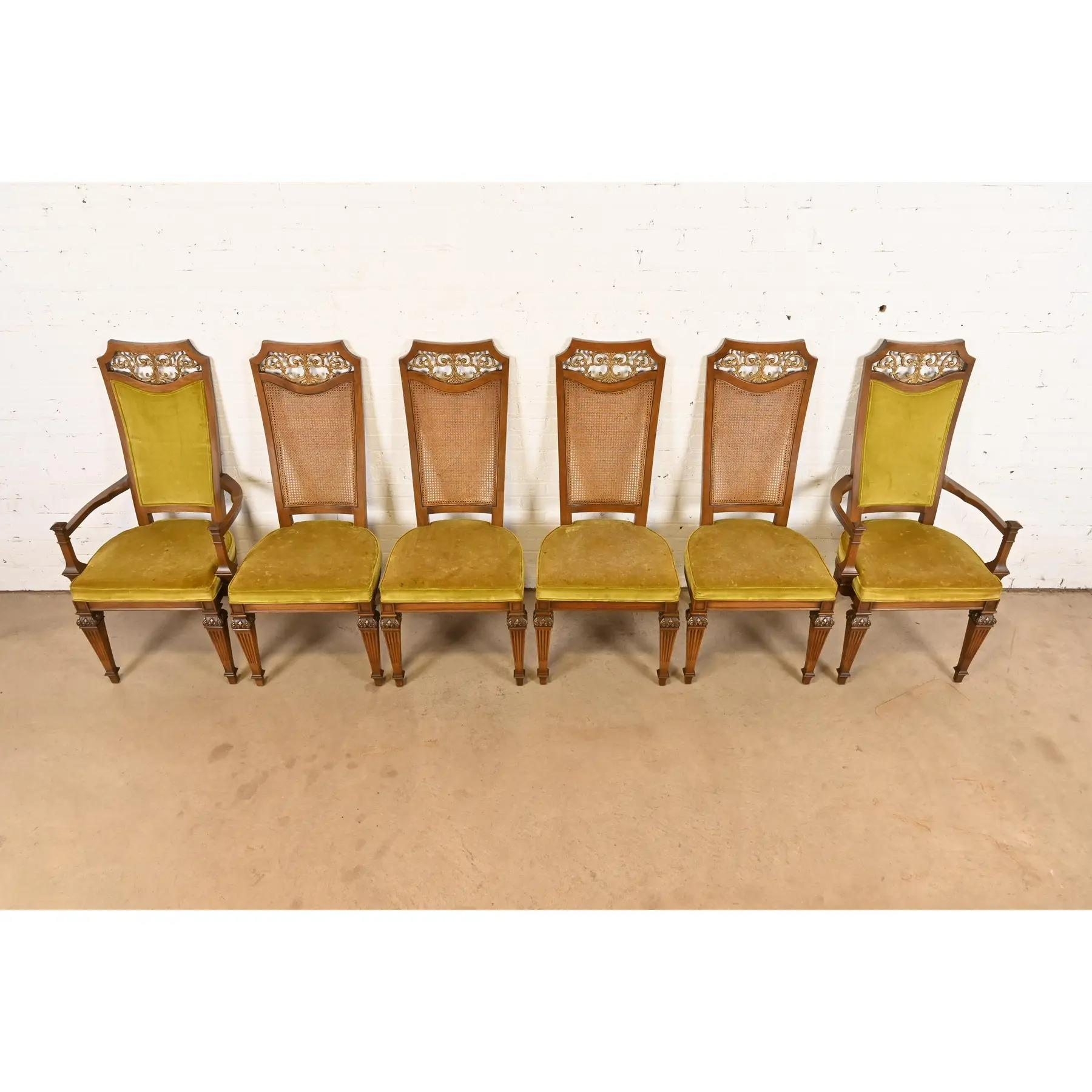 XX secolo Sedie da pranzo Romweber in legno di noce intagliato e con schienale a canne, di epoca Regency francese Louis XVI in vendita