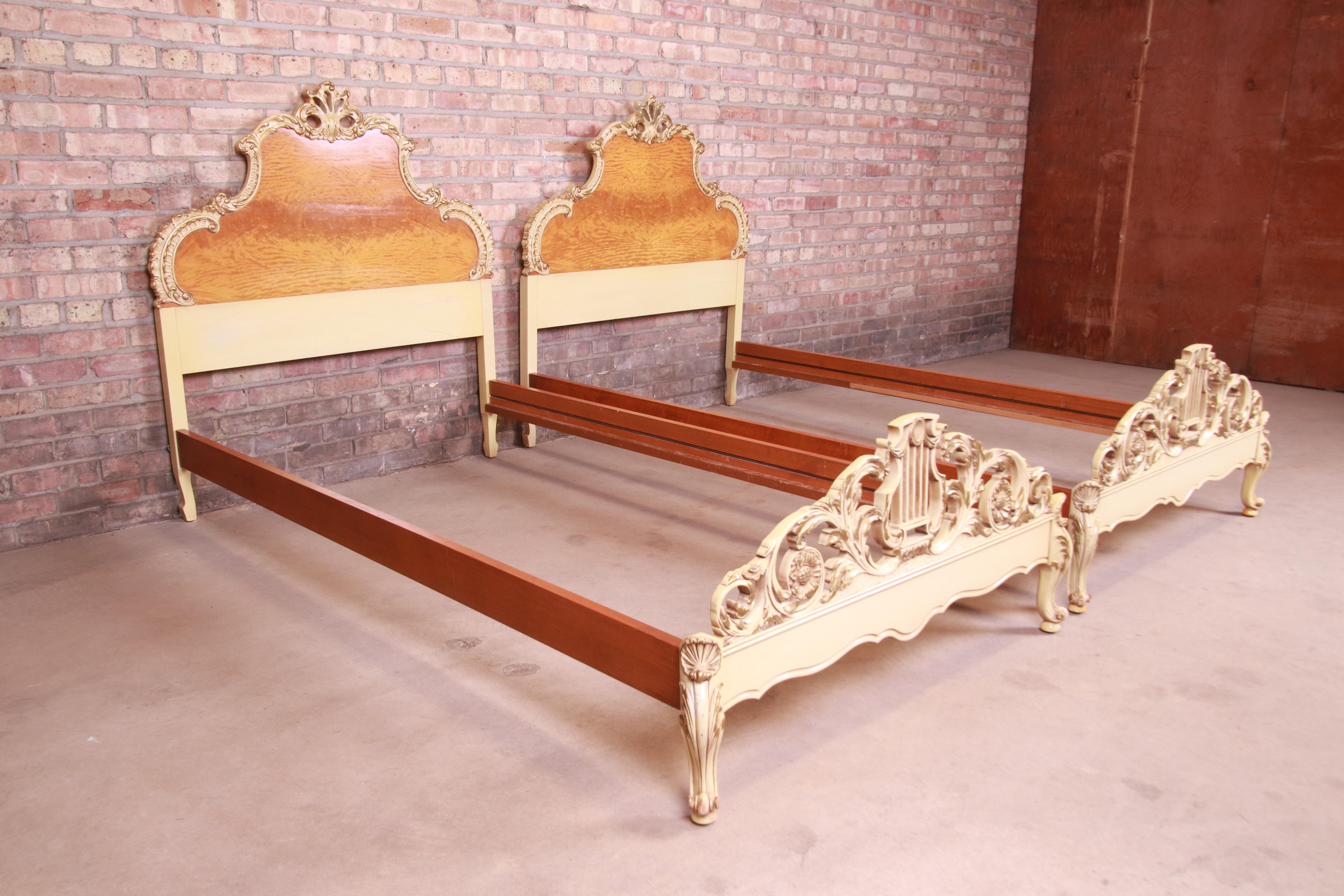 American Romweber French Rococo Louis XV Burl Wood and Parcel Painted Twin Beds, Pair For Sale