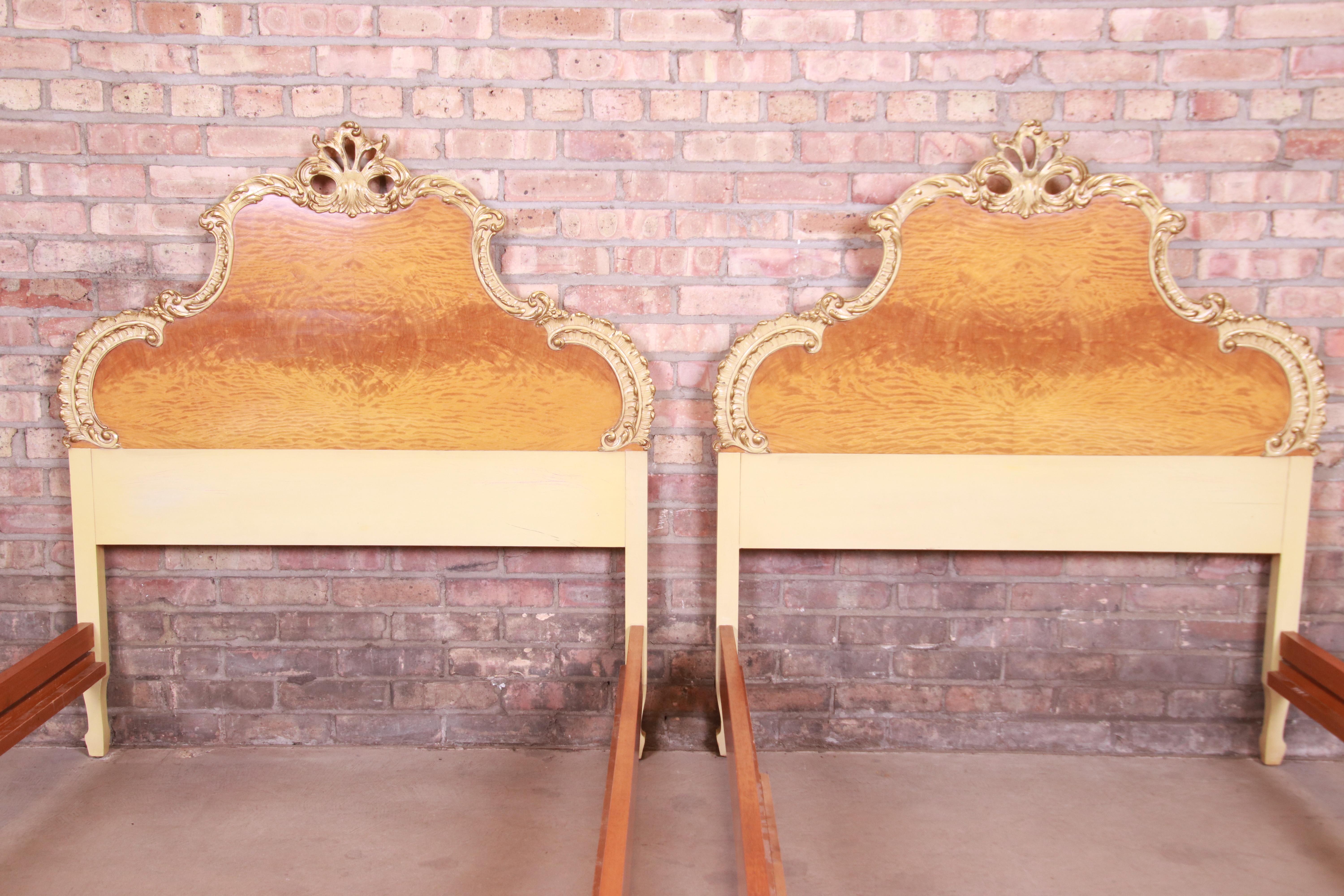 Mid-20th Century Romweber French Rococo Louis XV Burl Wood and Parcel Painted Twin Beds, Pair For Sale