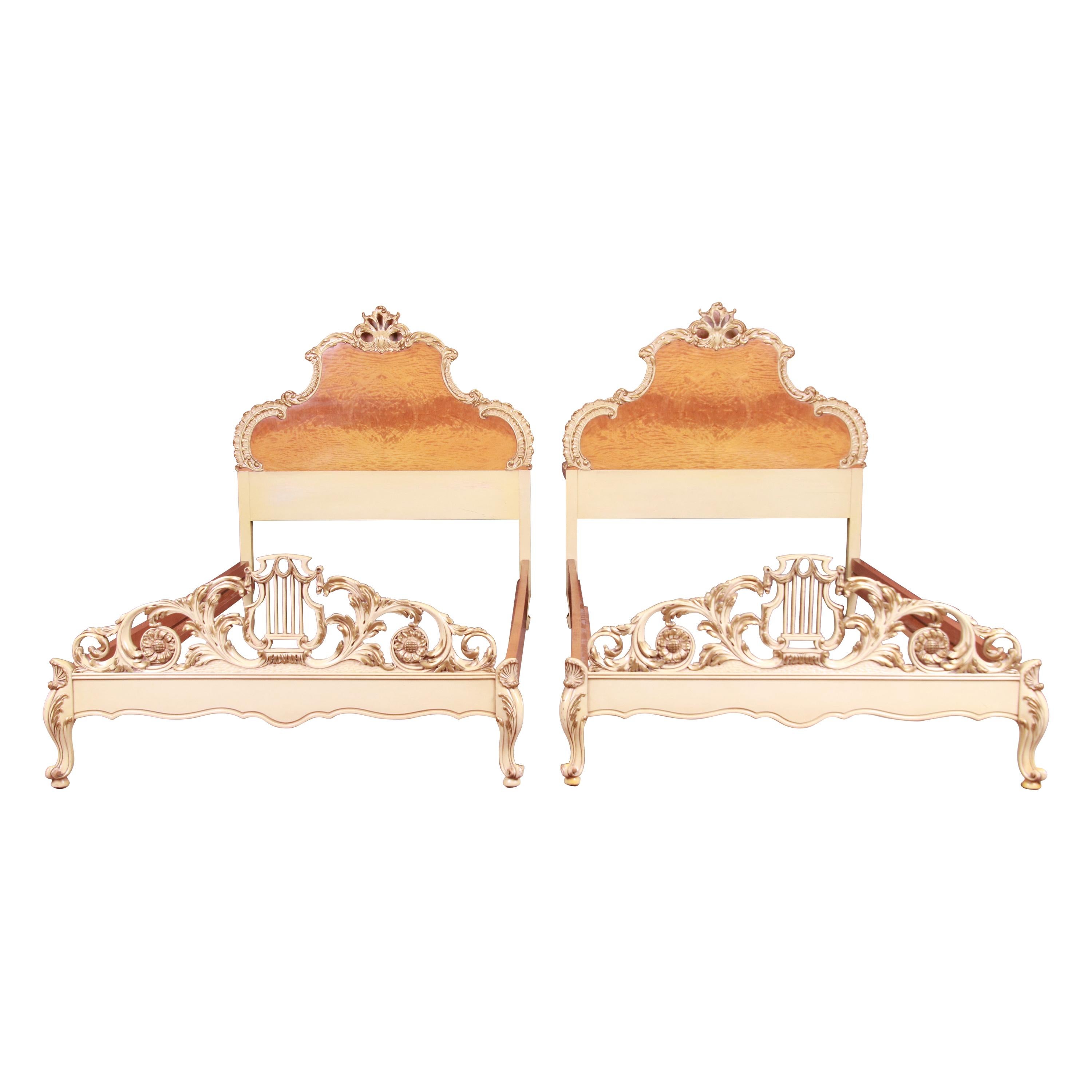 Romweber French Rococo Louis XV Burl Wood and Parcel Painted Twin Beds, Pair For Sale