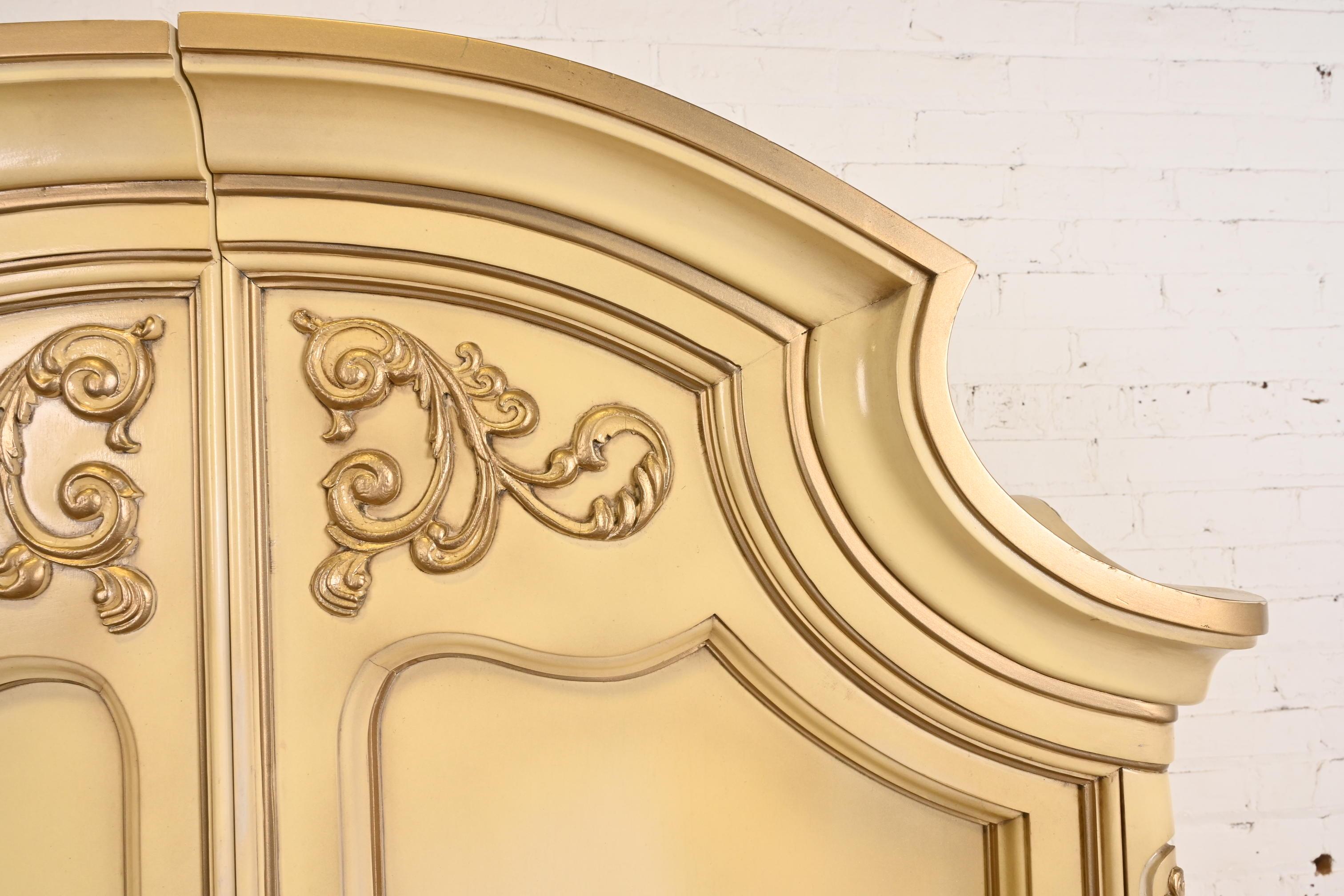 Romweber French Rococo Louis XV Cream Lacquered Armoire Dresser, Circa 1960s For Sale 5