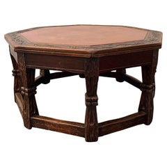 Romweber Furniture Co. Table basse octogonale en chêne et cuir