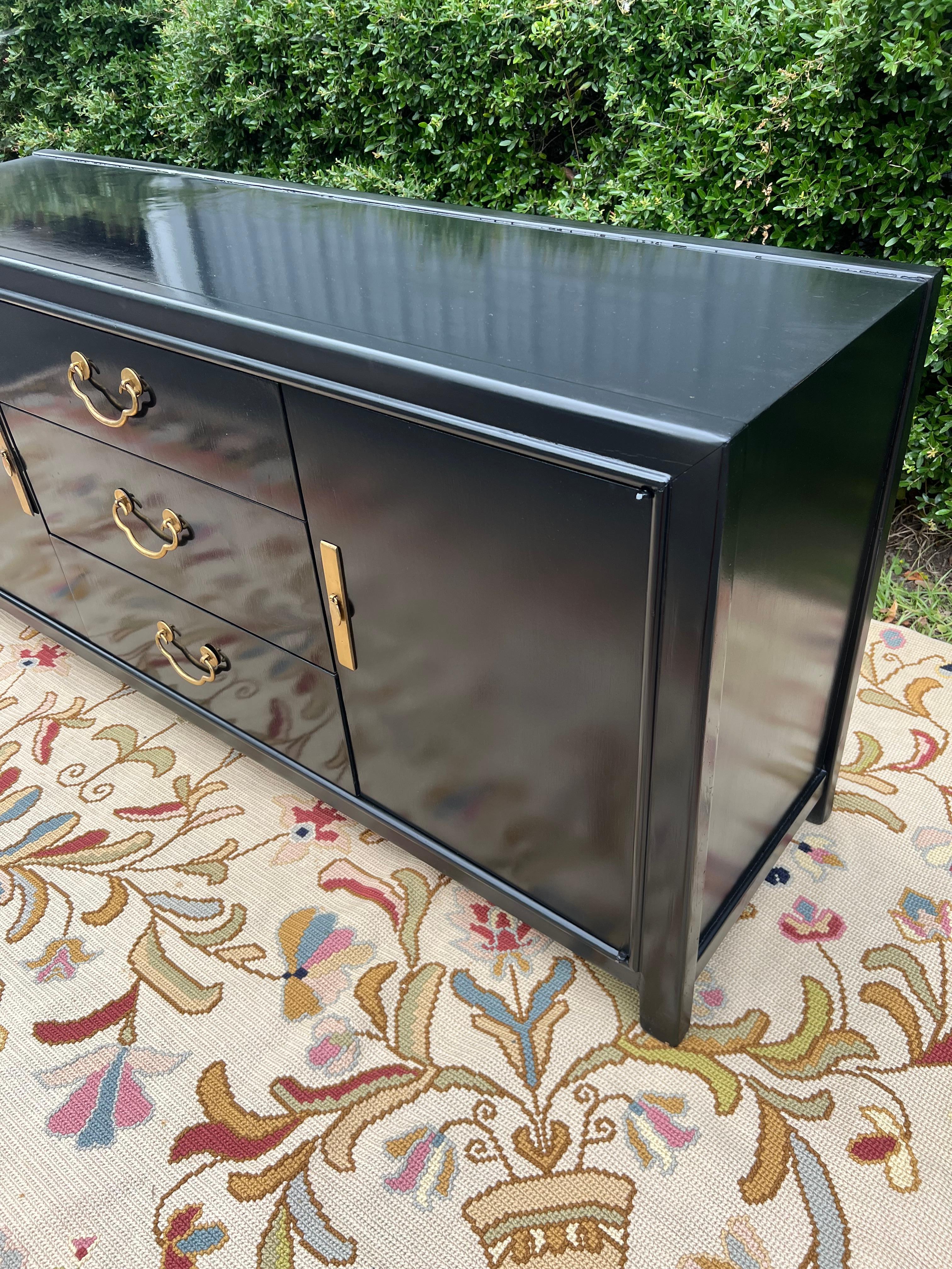 Romweber Hollywood Regency Chinoiserie Credenza laccata nera, rifinita in vendita 3