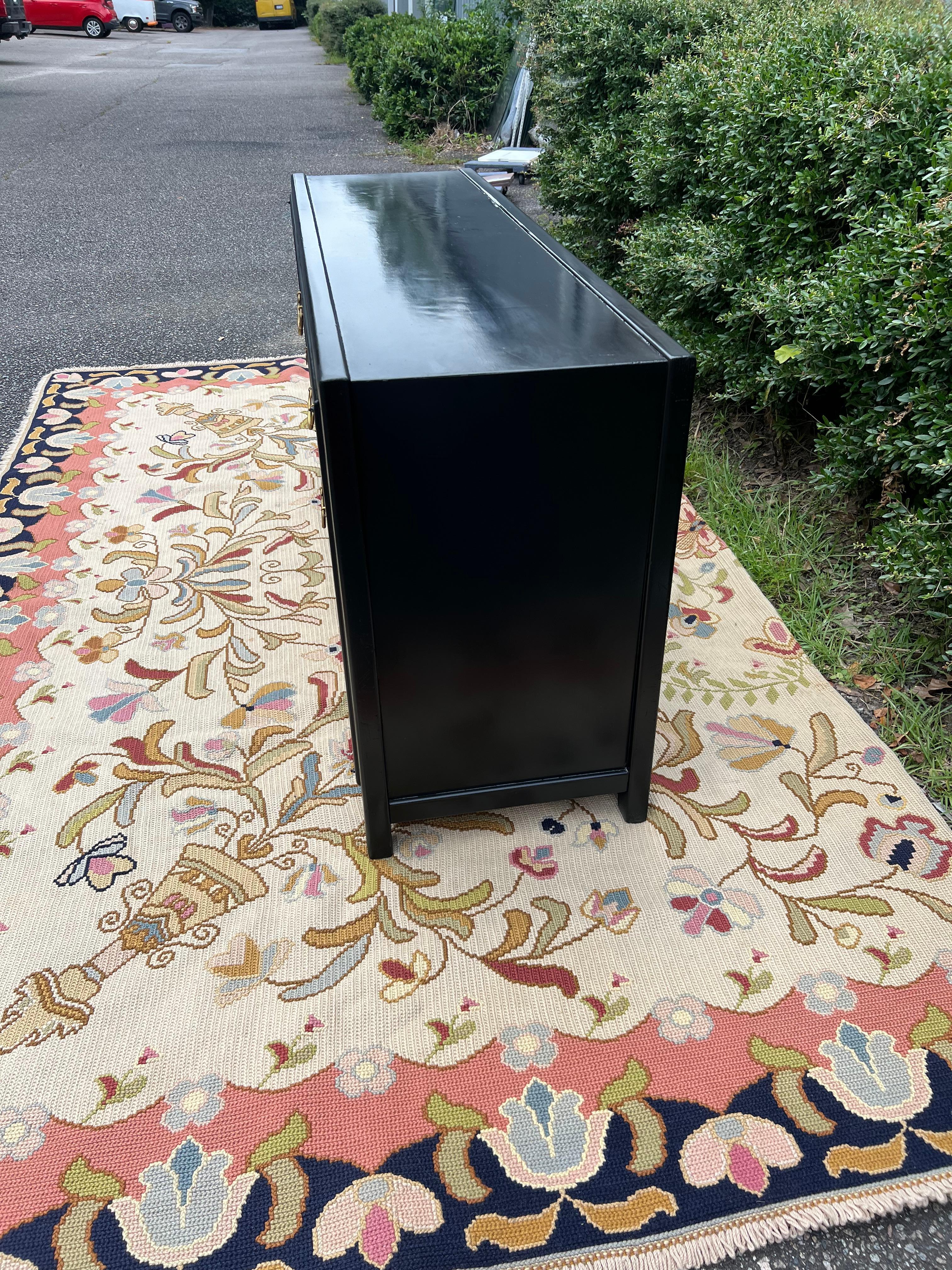 Americano Romweber Hollywood Regency Chinoiserie Credenza laccata nera, rifinita in vendita