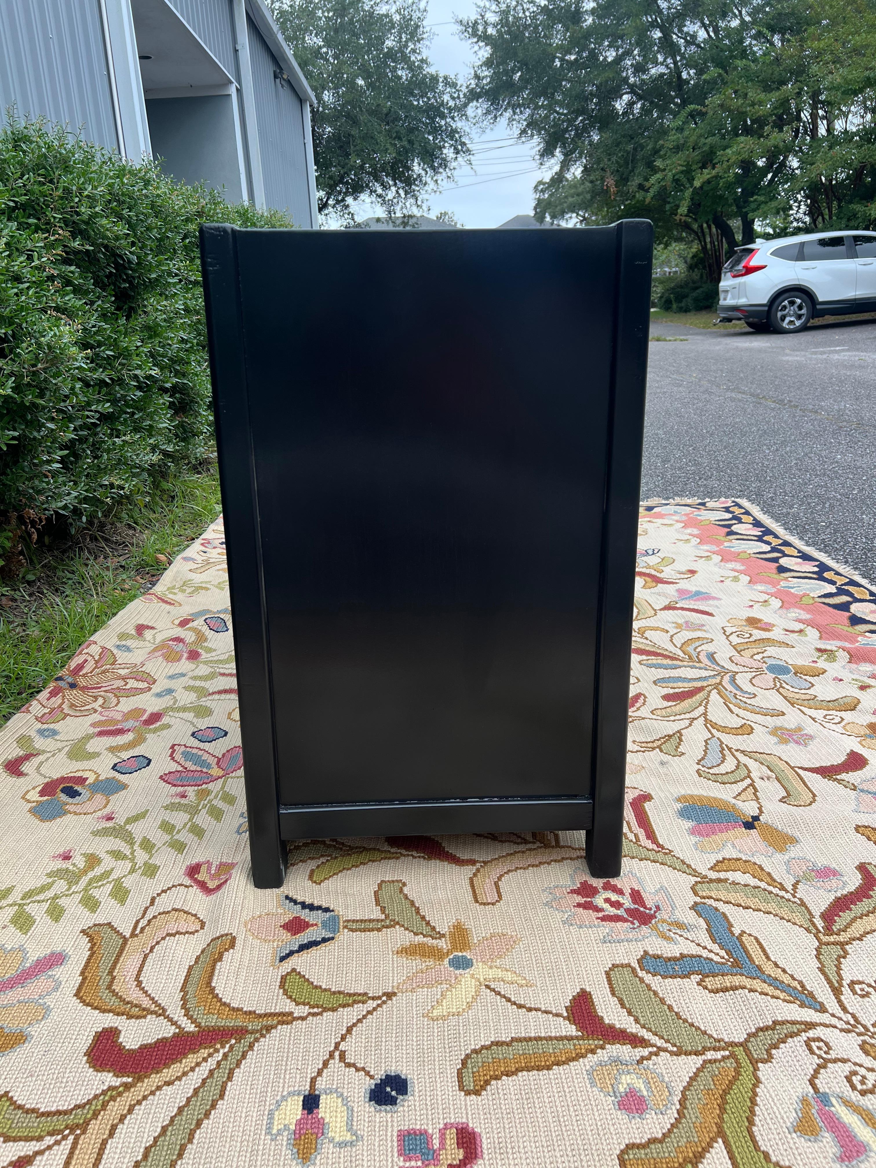 Ottone Romweber Hollywood Regency Chinoiserie Credenza laccata nera, rifinita in vendita