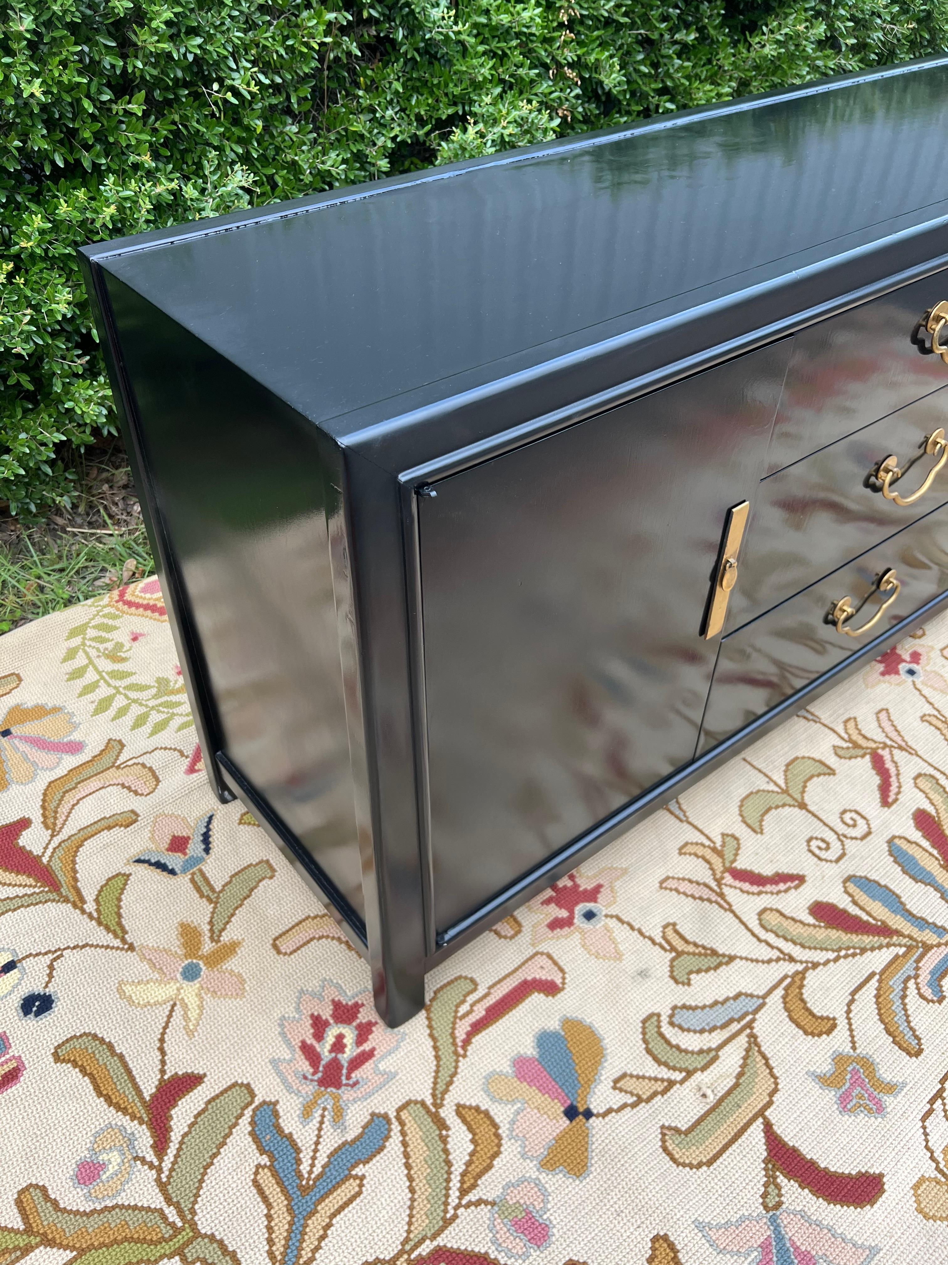Romweber Hollywood Regency Chinoiserie Credenza laccata nera, rifinita in vendita 1