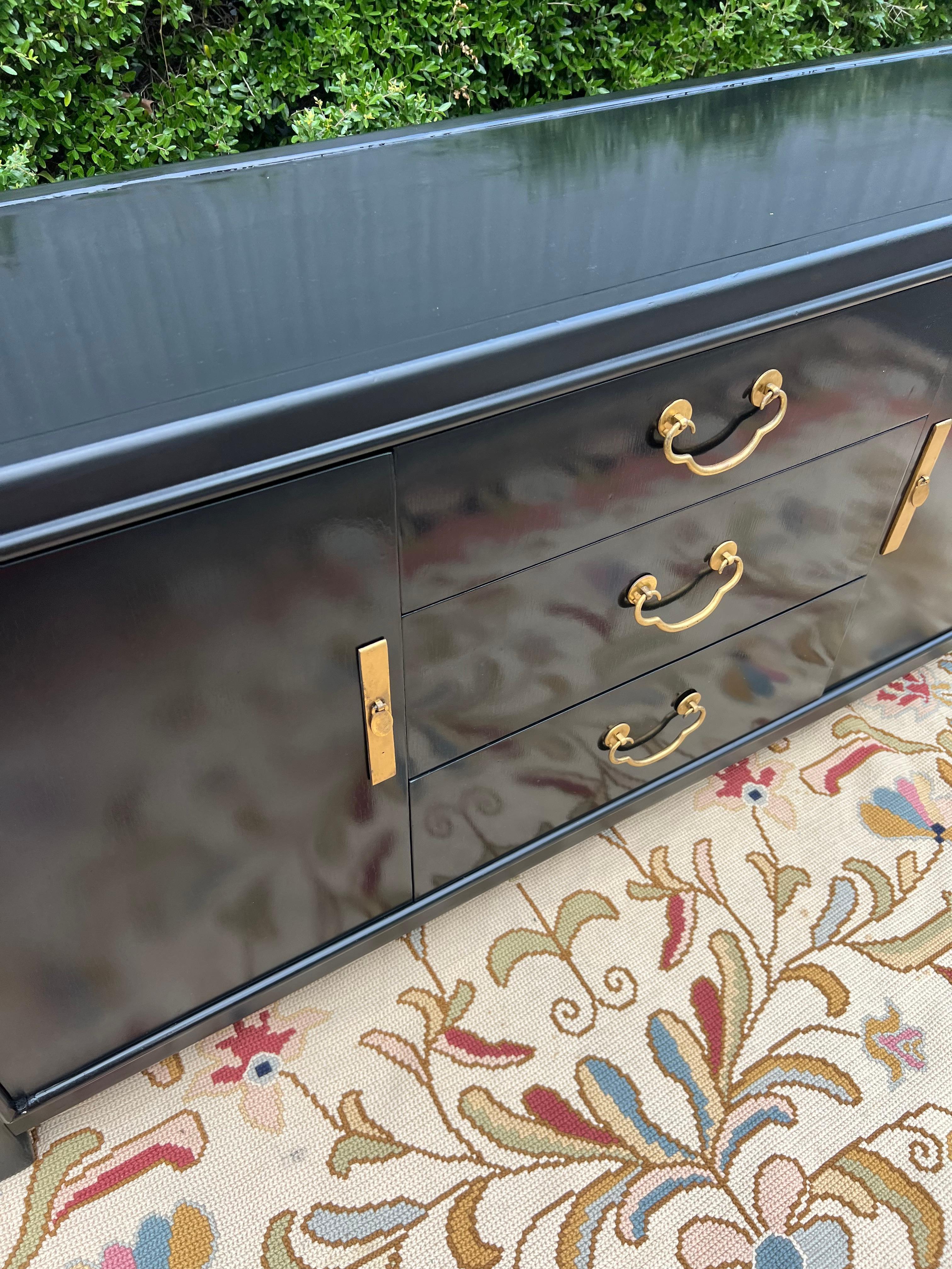 Romweber Hollywood Regency Chinoiserie Credenza laccata nera, rifinita in vendita 2