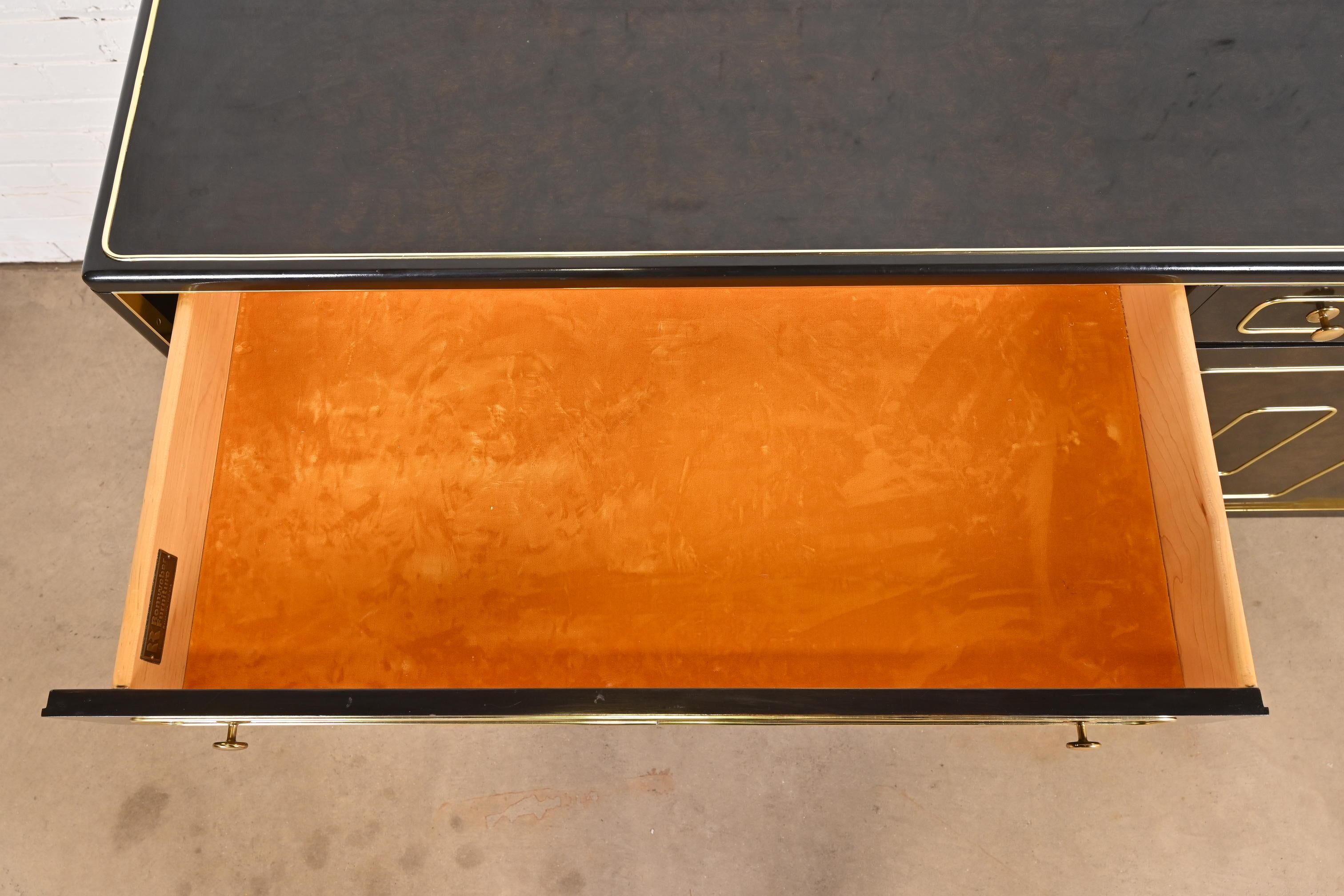 Laiton Romweber Mid-Century Hollywood Regency Crédence buffet en bois de ronce et laiton en vente