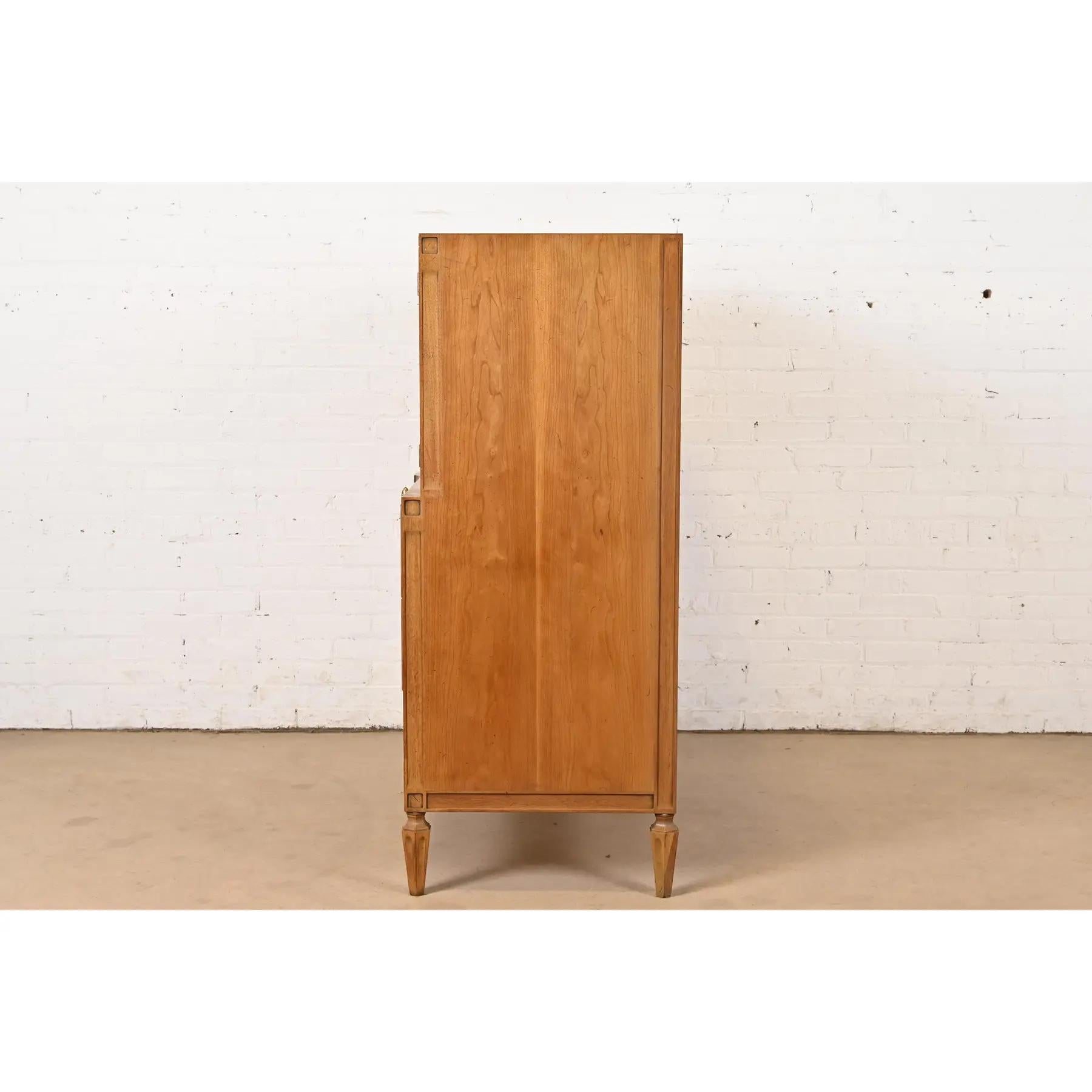 Romweber Mid-Century Hollywood Regency Burl Wood Gentleman's Chest, Circa 1960s For Sale 4