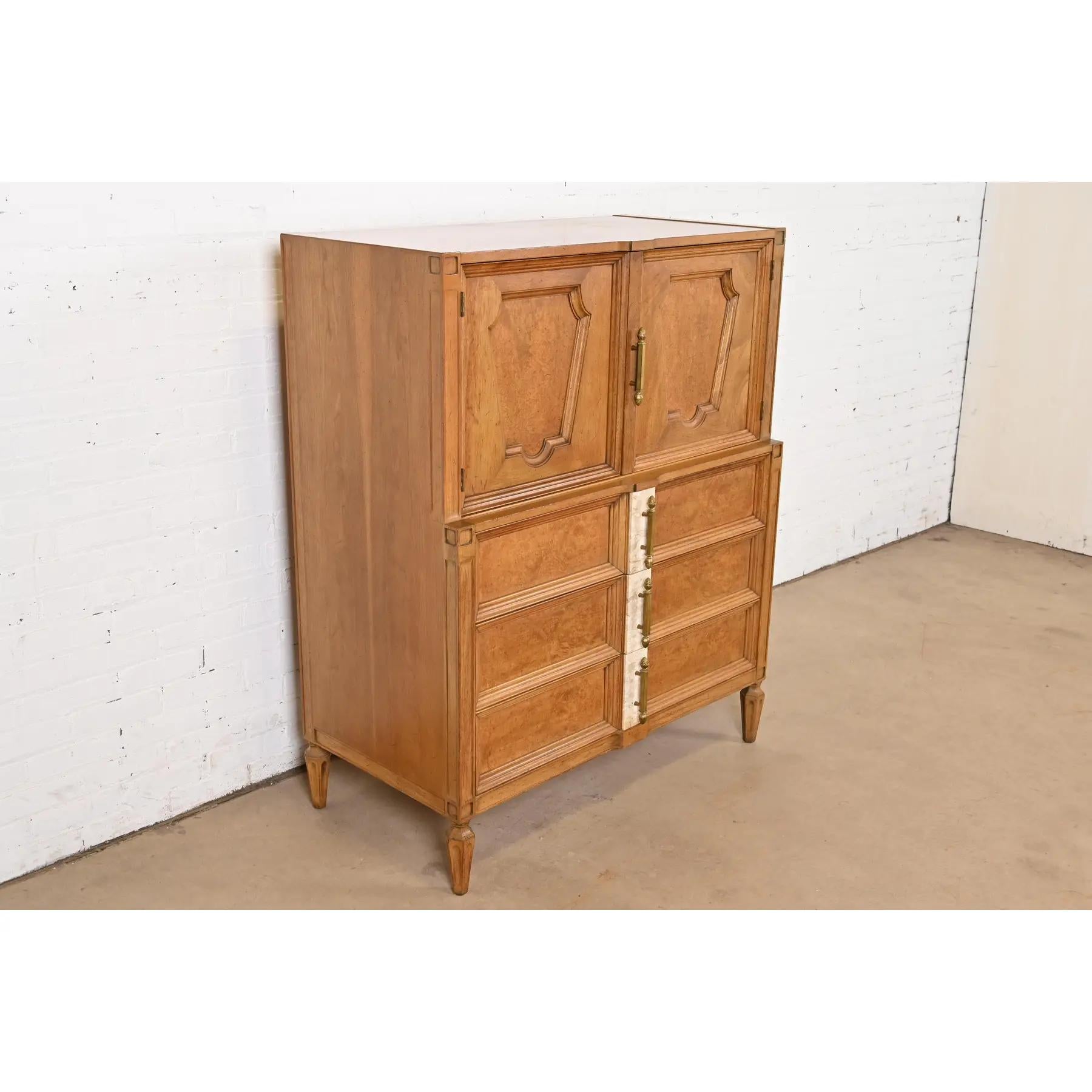 Romweber Mid-Century Hollywood Regency Burl Wood Gentleman's Chest, Circa 1960s In Good Condition For Sale In South Bend, IN
