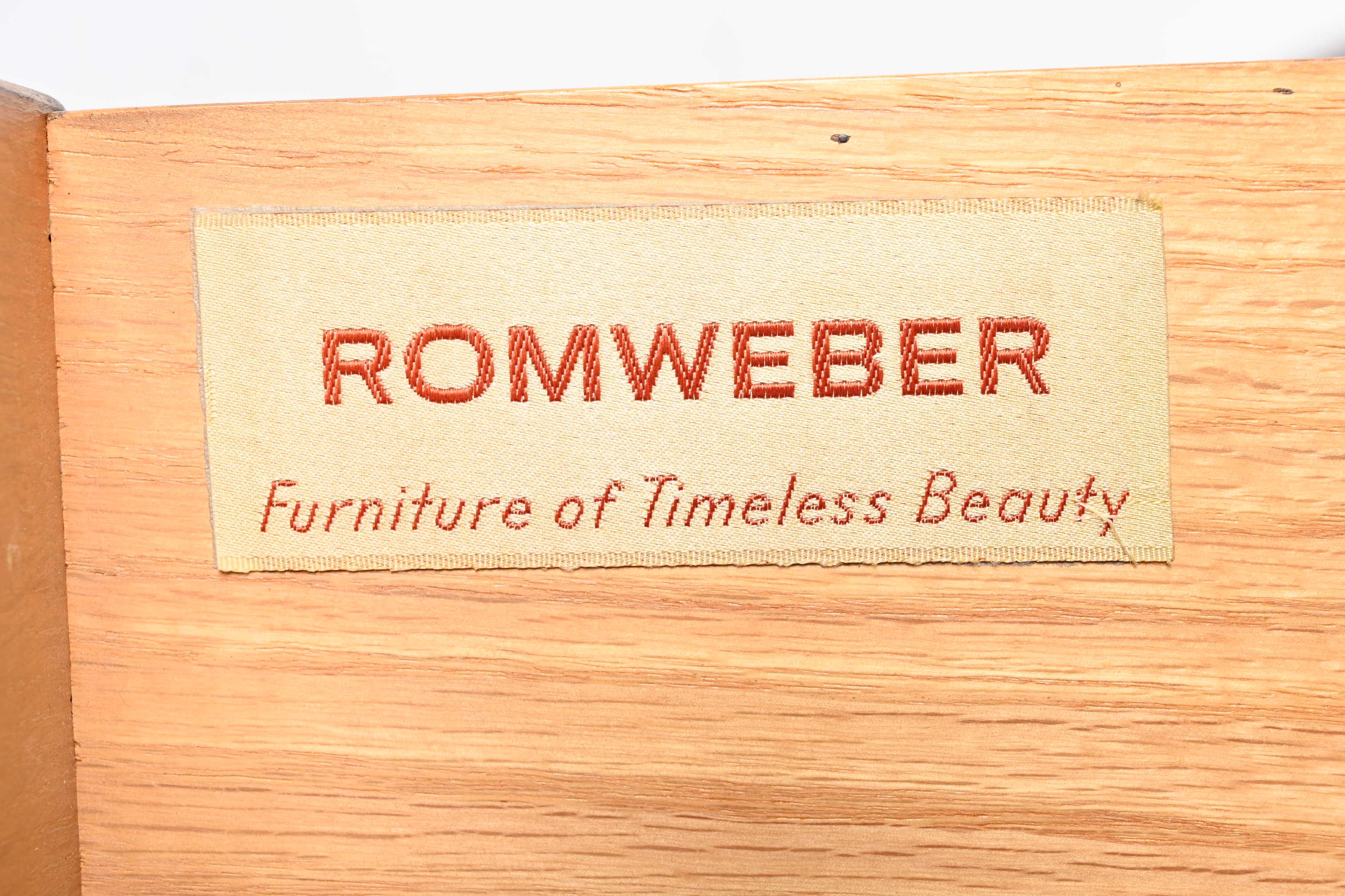 Romweber Mid-Century Hollywood Regency Walnut and Burl Wood Dresser or Credenza For Sale 5