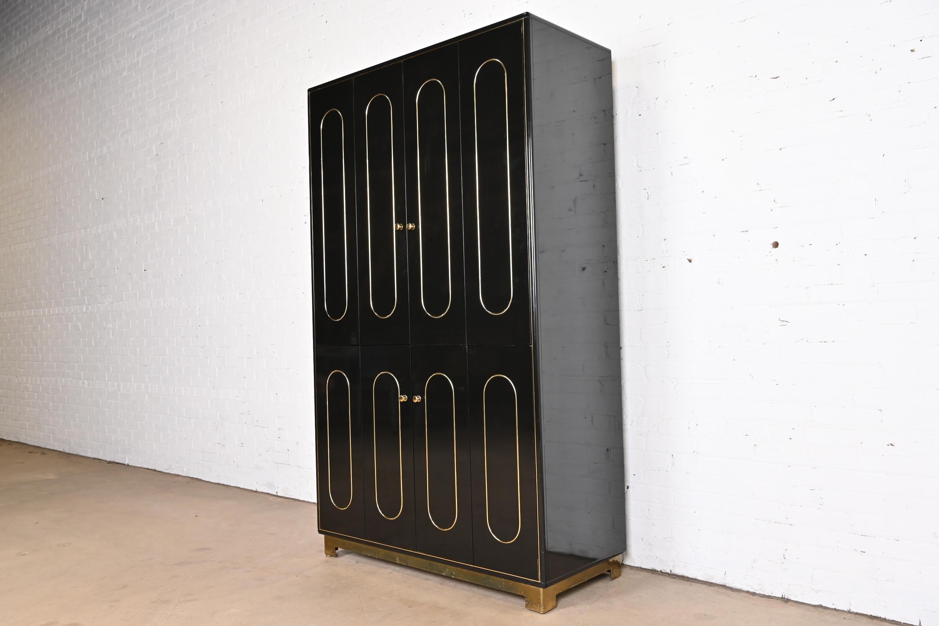 Romweber Mid-Century Modern Black Lacquer and Brass Lighted Bar Cabinet, 1970s In Good Condition In South Bend, IN