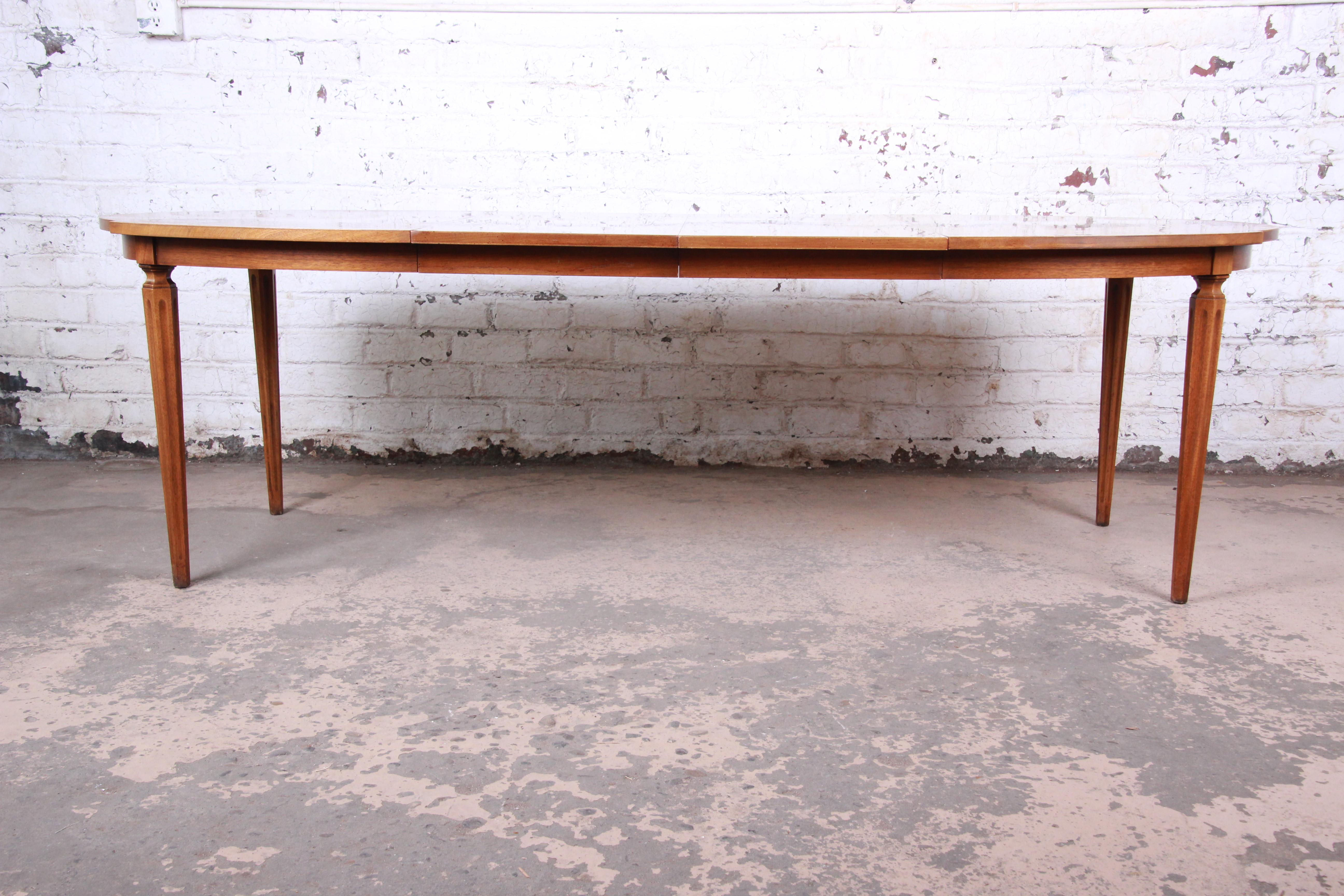 Romweber Mid-Century Modern Cherry and Burl Wood Extension Dining Table, 1960s In Good Condition In South Bend, IN