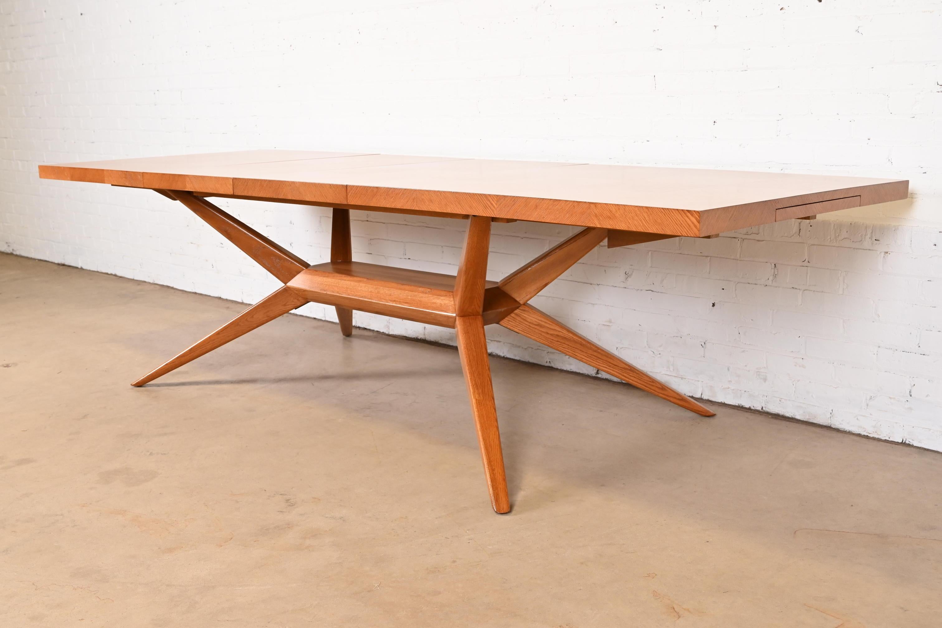 American Romweber Mid-Century Modern Oak Spider Leg Dining Table, Newly Refinished For Sale