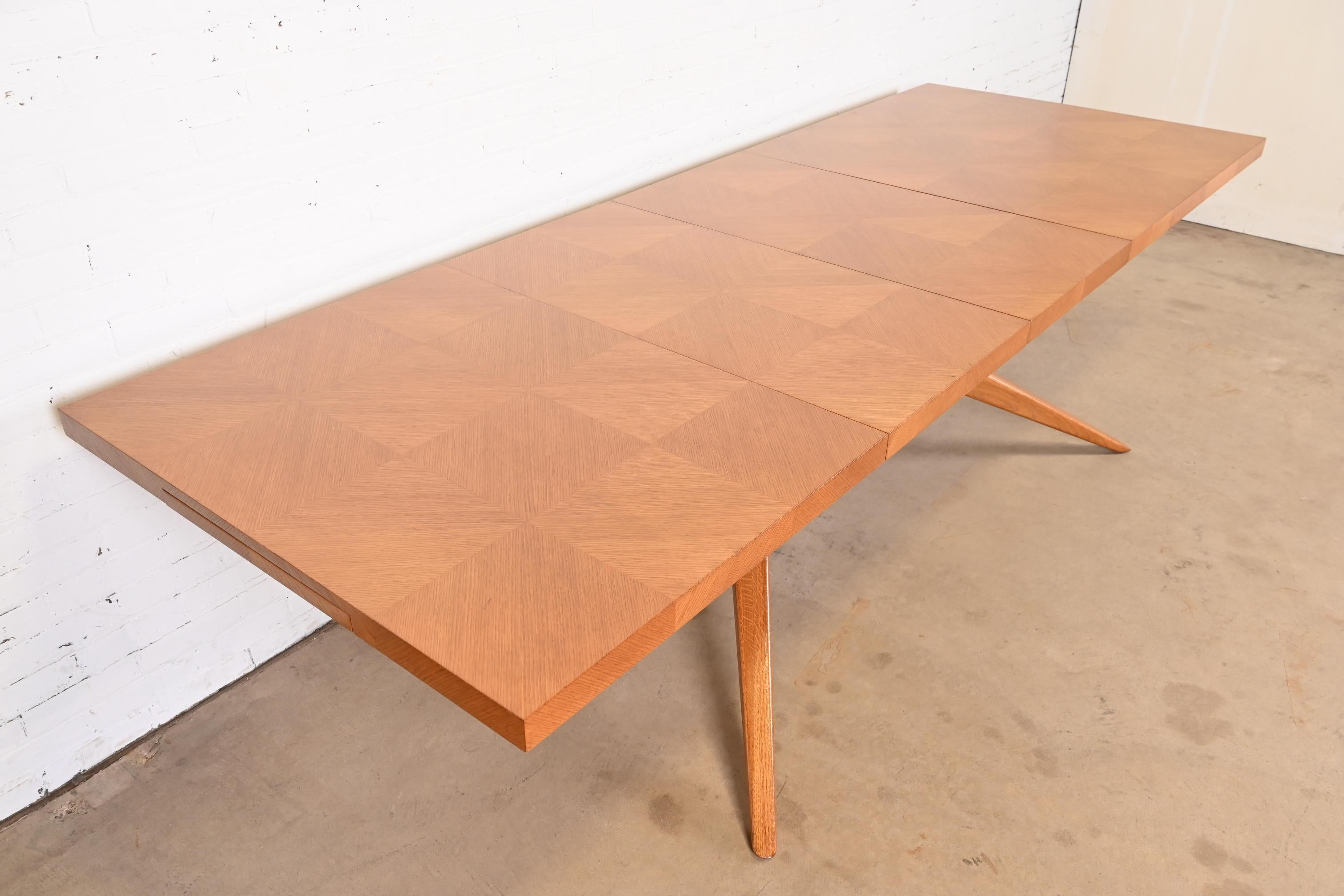 Romweber Mid-Century Modern Oak Spider Leg Dining Table, Newly Refinished For Sale 3