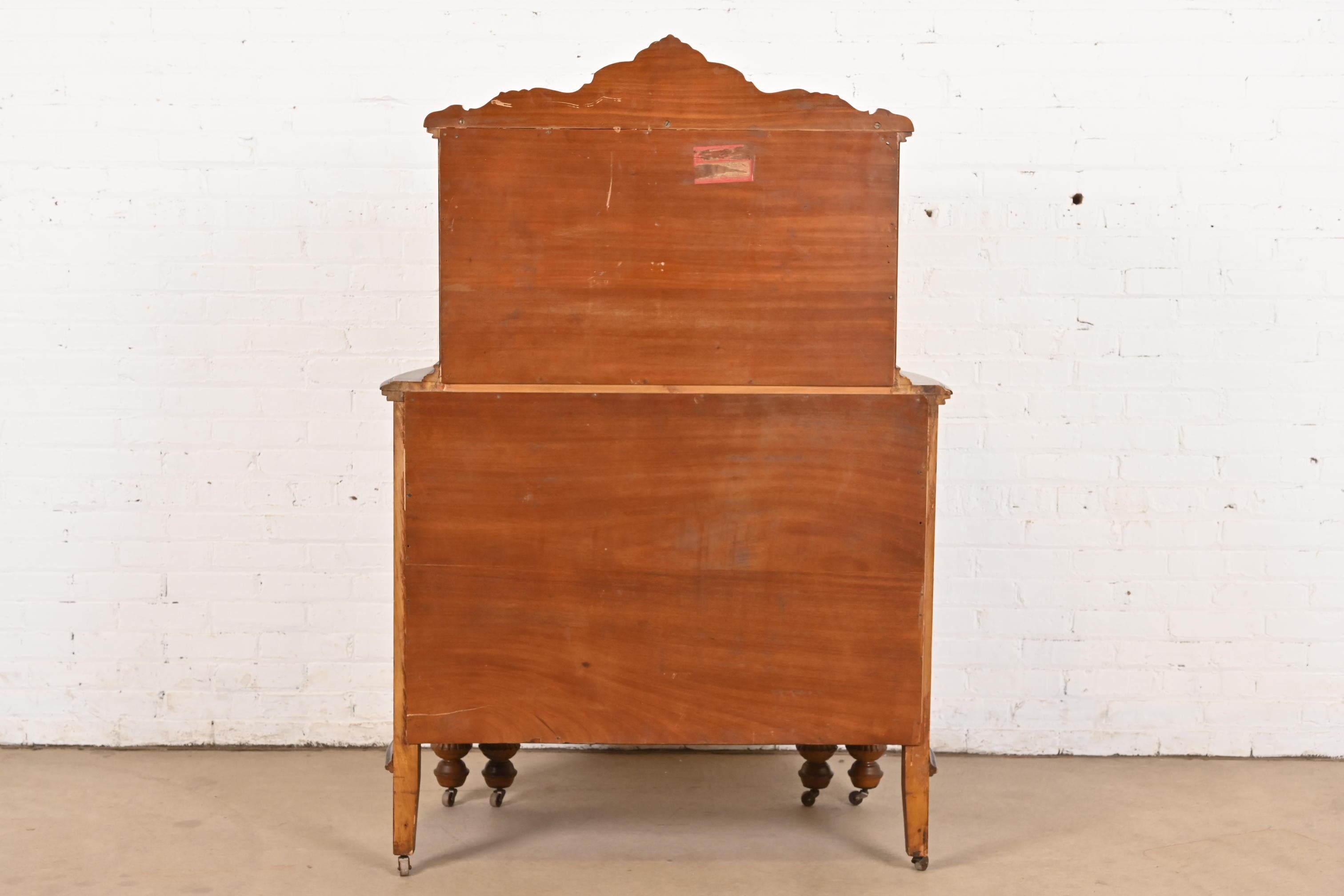 Comò Highboy in stile Romweber, stile Art Deco francese, in noce sbavato, CIRCA 1920 in vendita 5