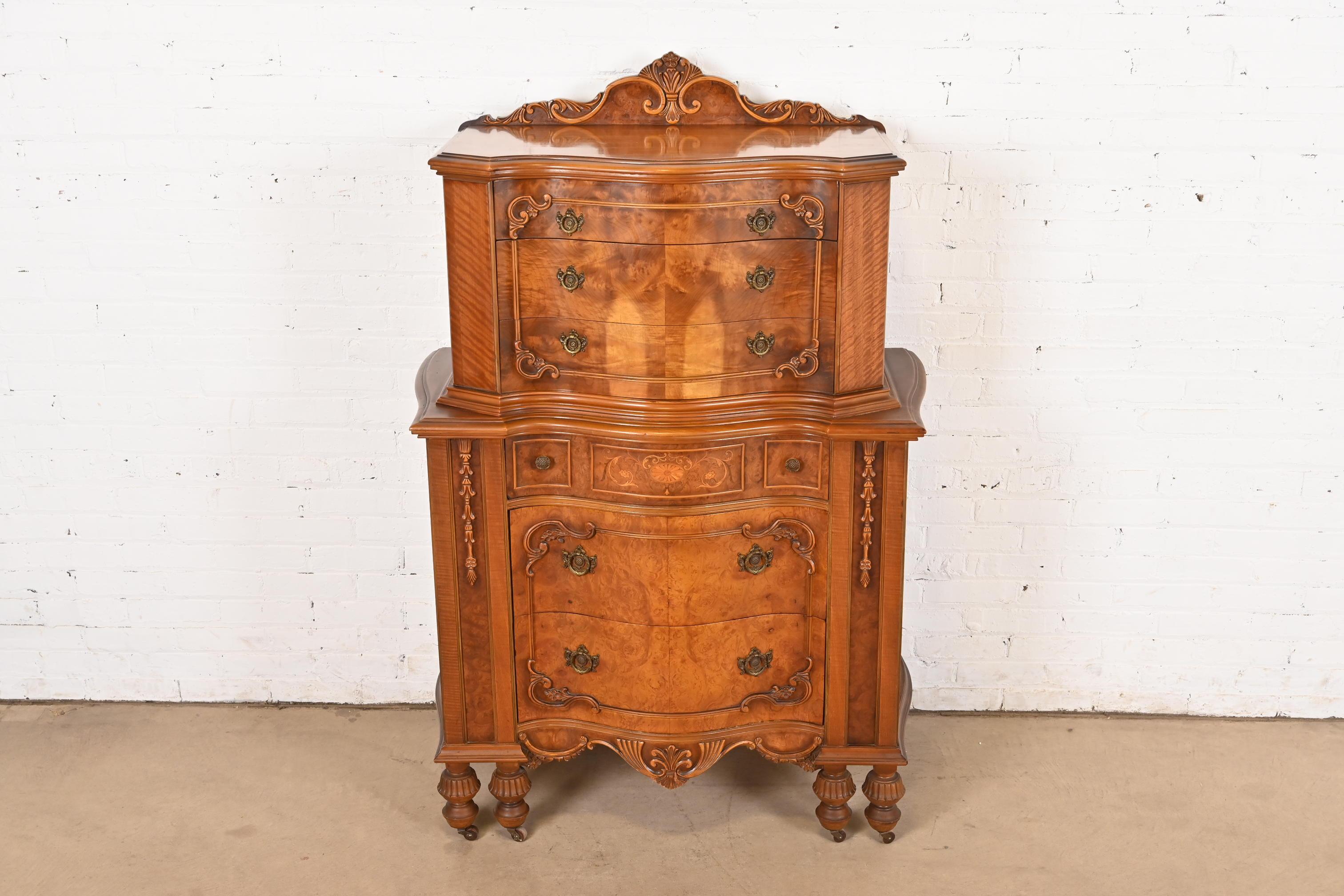 Luigi XVI Comò Highboy in stile Romweber, stile Art Deco francese, in noce sbavato, CIRCA 1920 in vendita