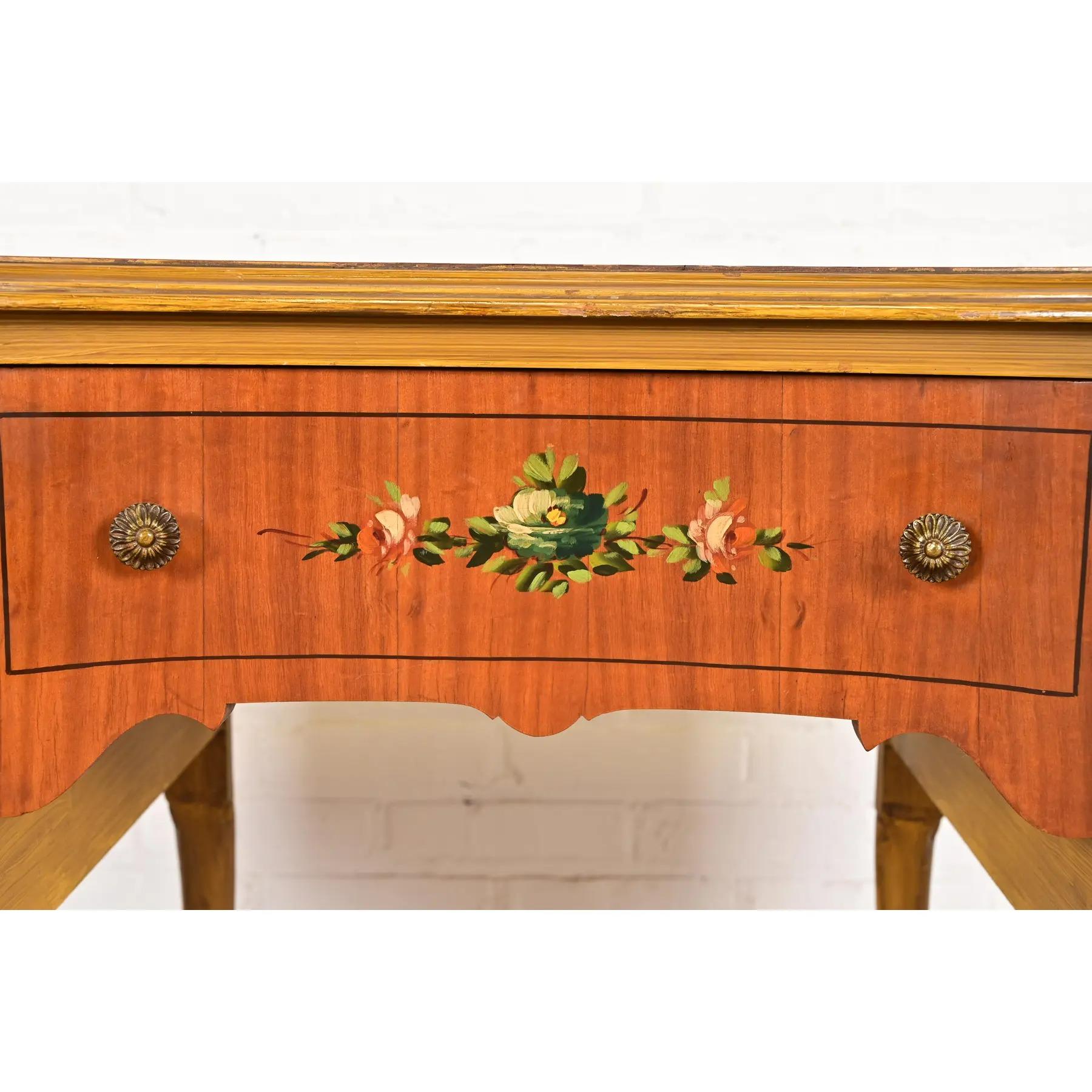 Coiffeuse en bois satiné sculpté Louis XV de style provincial français Romweber, vers 1920 en vente 1