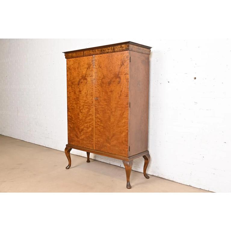 Americano Libreria o mobile bar in legno di radica Queen Anne in stile Romweber, circa 1930 in vendita