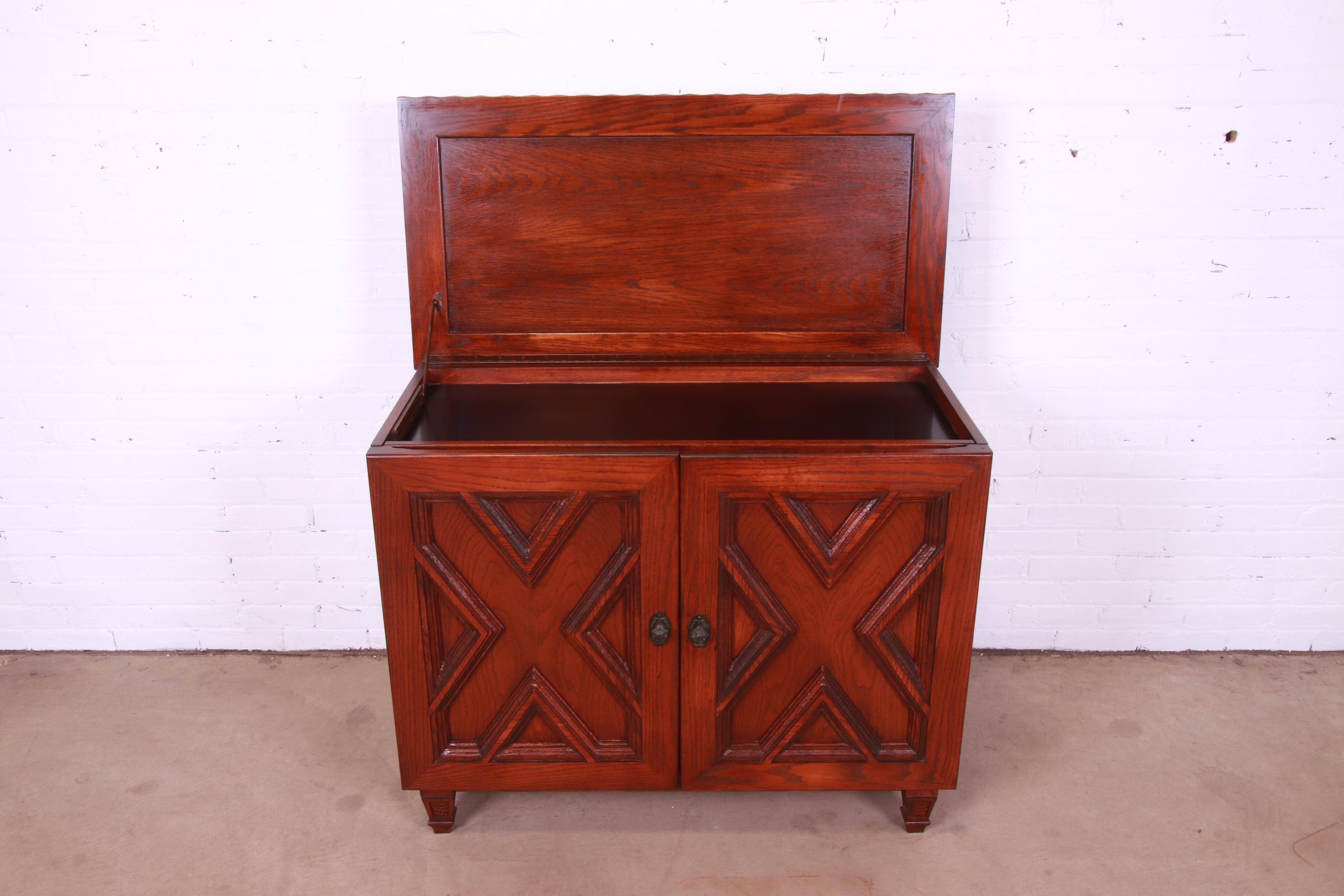 Romweber Viking-Barschrank aus Eiche mit Lift-Top, ca. 1960er Jahre im Angebot 3