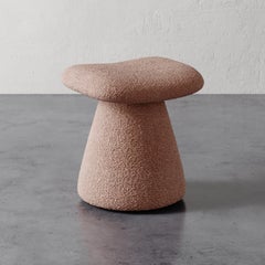 Sgabello imbottito "Romi" in Berbero/Bouclé di Christiane Lemieux