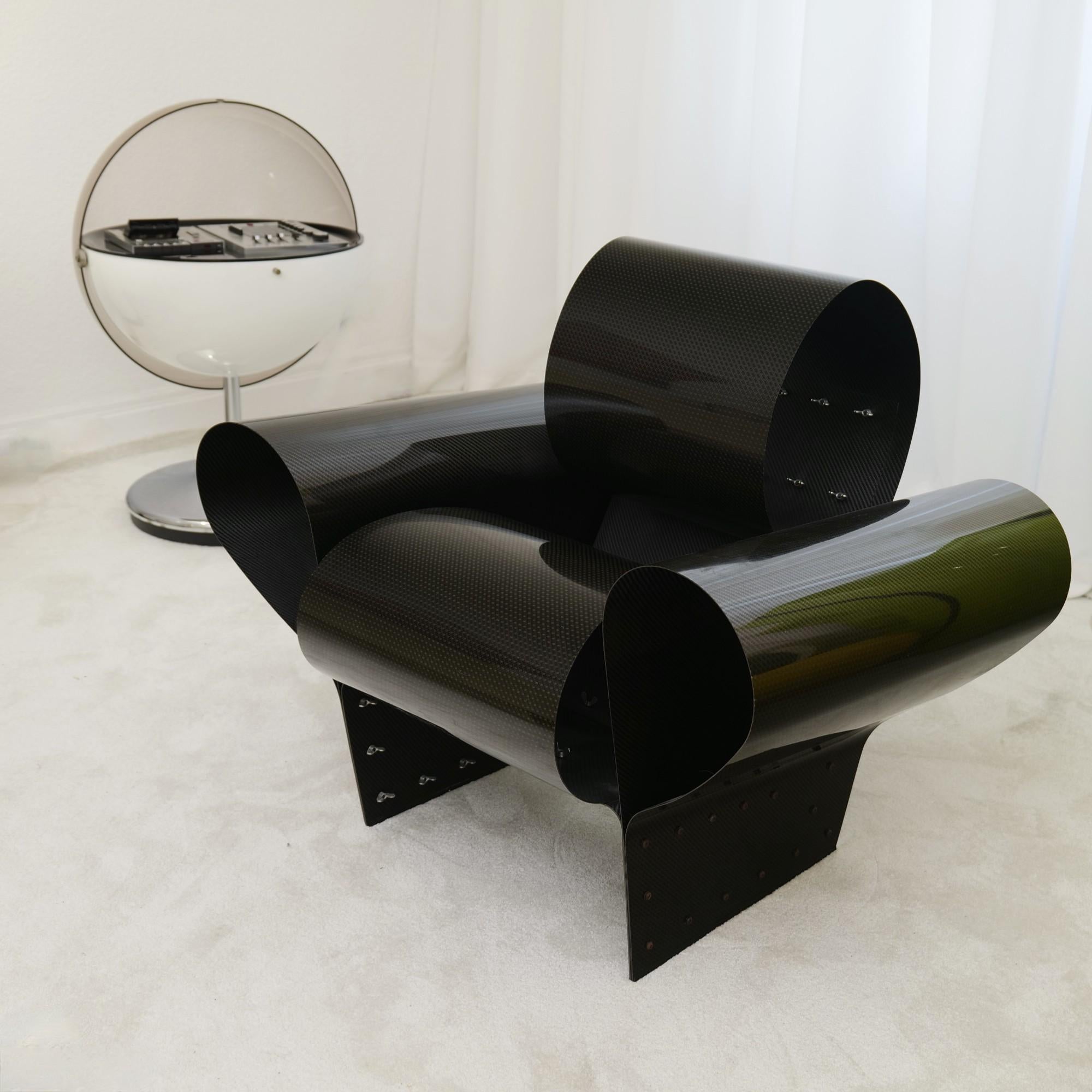 Iconic limited Edition Ron Arad carbon tempered chair by Ron Arad. Vitra ended the production by 2009 and only 200 were produced.

Made in Germany in 2002 by Vitra

material:
carbon fiber.

good condition with slight signs of patina and use