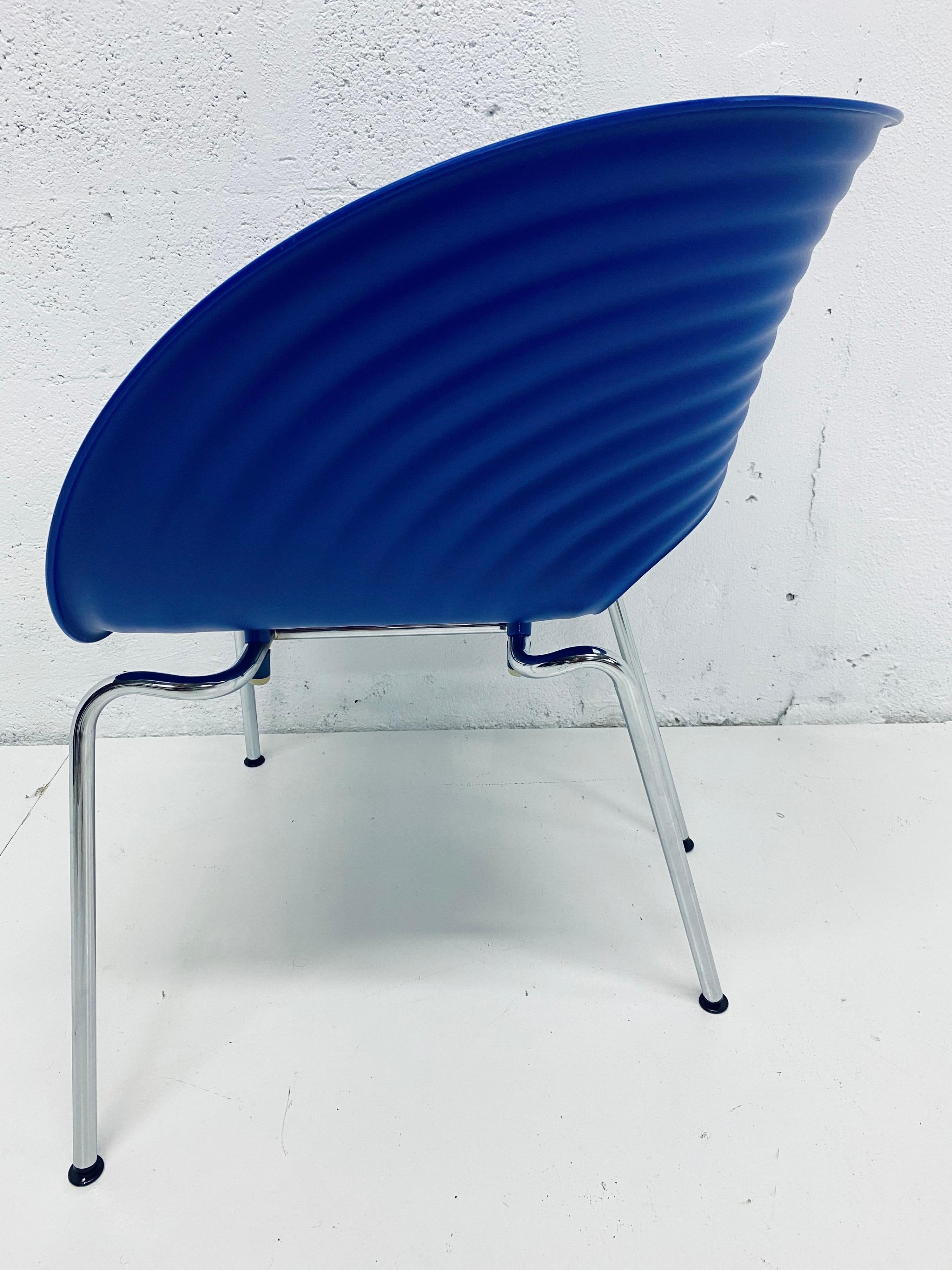Ron Arad Cobalt Blue Tom Vac Plastic Shell Chair for Vitra In Good Condition In Miami, FL