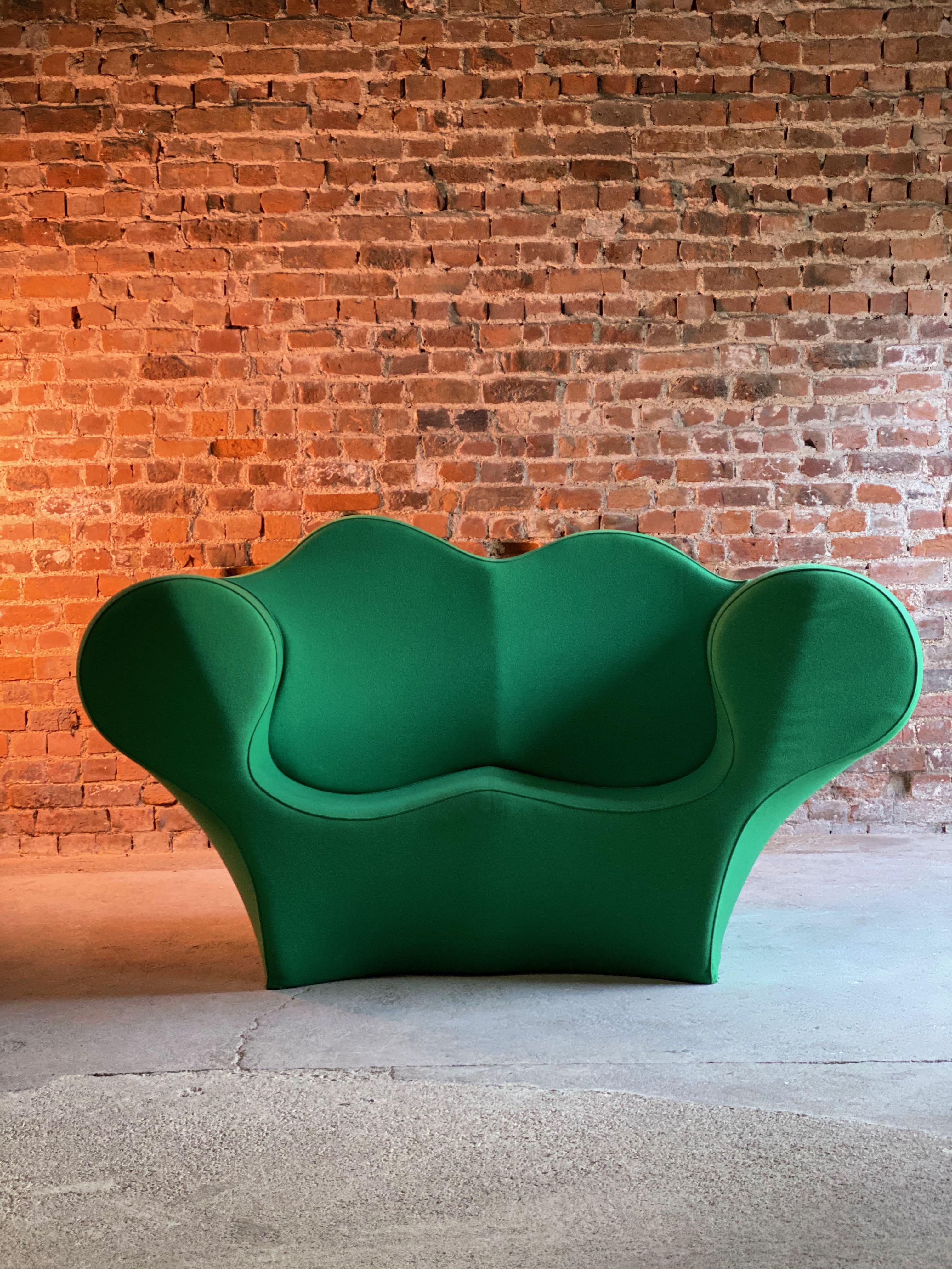 Ron Arad double soft big easy sofa in green by Moroso, Italy, circa 1991

Magnificent Ron Arad double soft big easy sofa by Moroso Italy circa 1991, this collection has become something of a trademark, Its generous curves and voluptuous forms